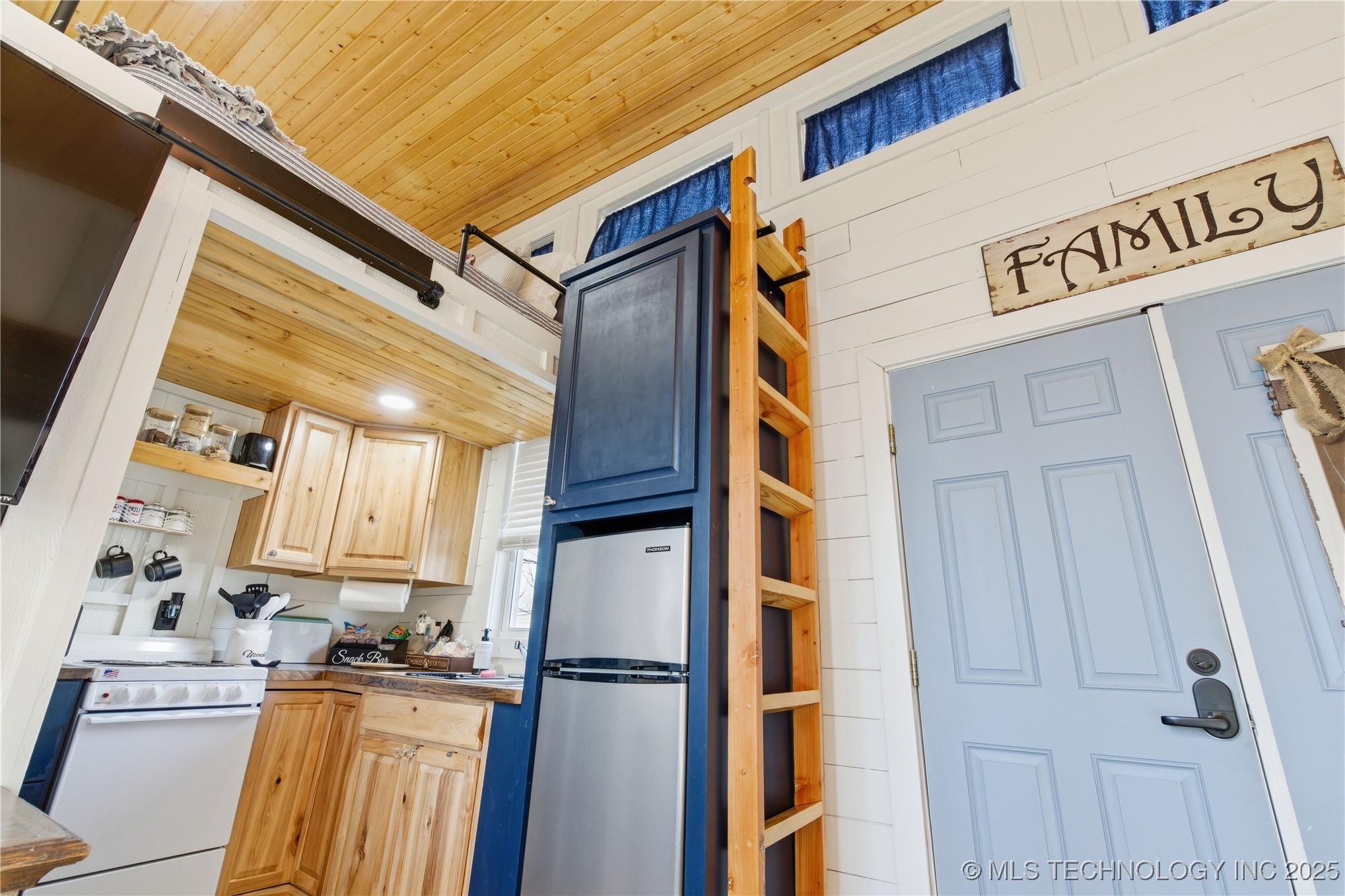 29300 State Highway 82 99/101 Property Photo 15