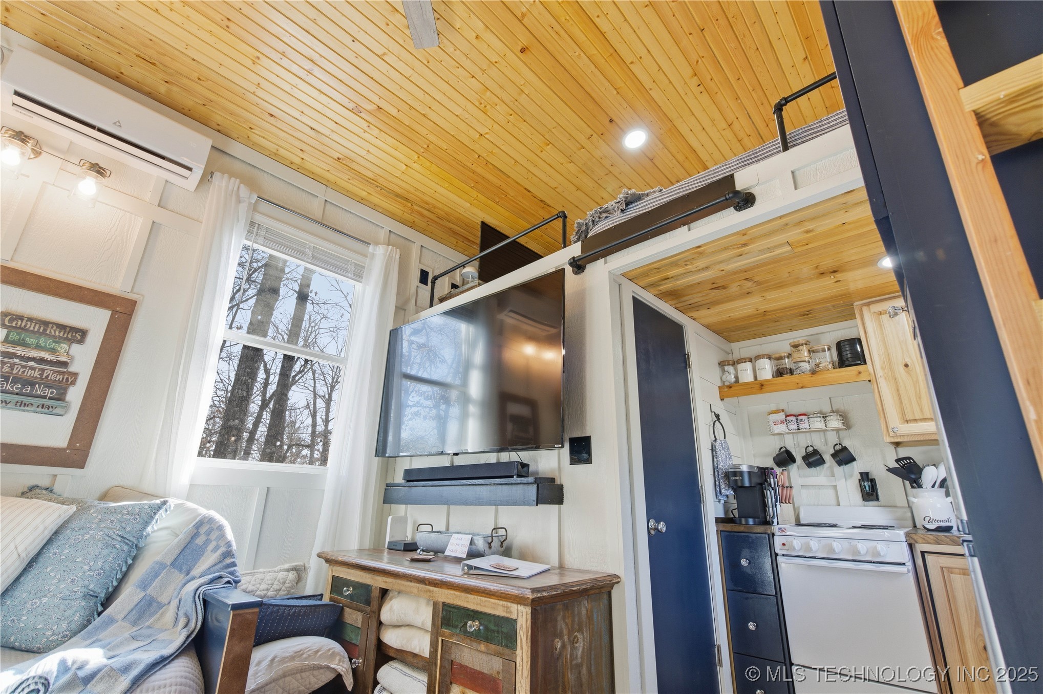 29300 State Highway 82 99/101 Property Photo 17