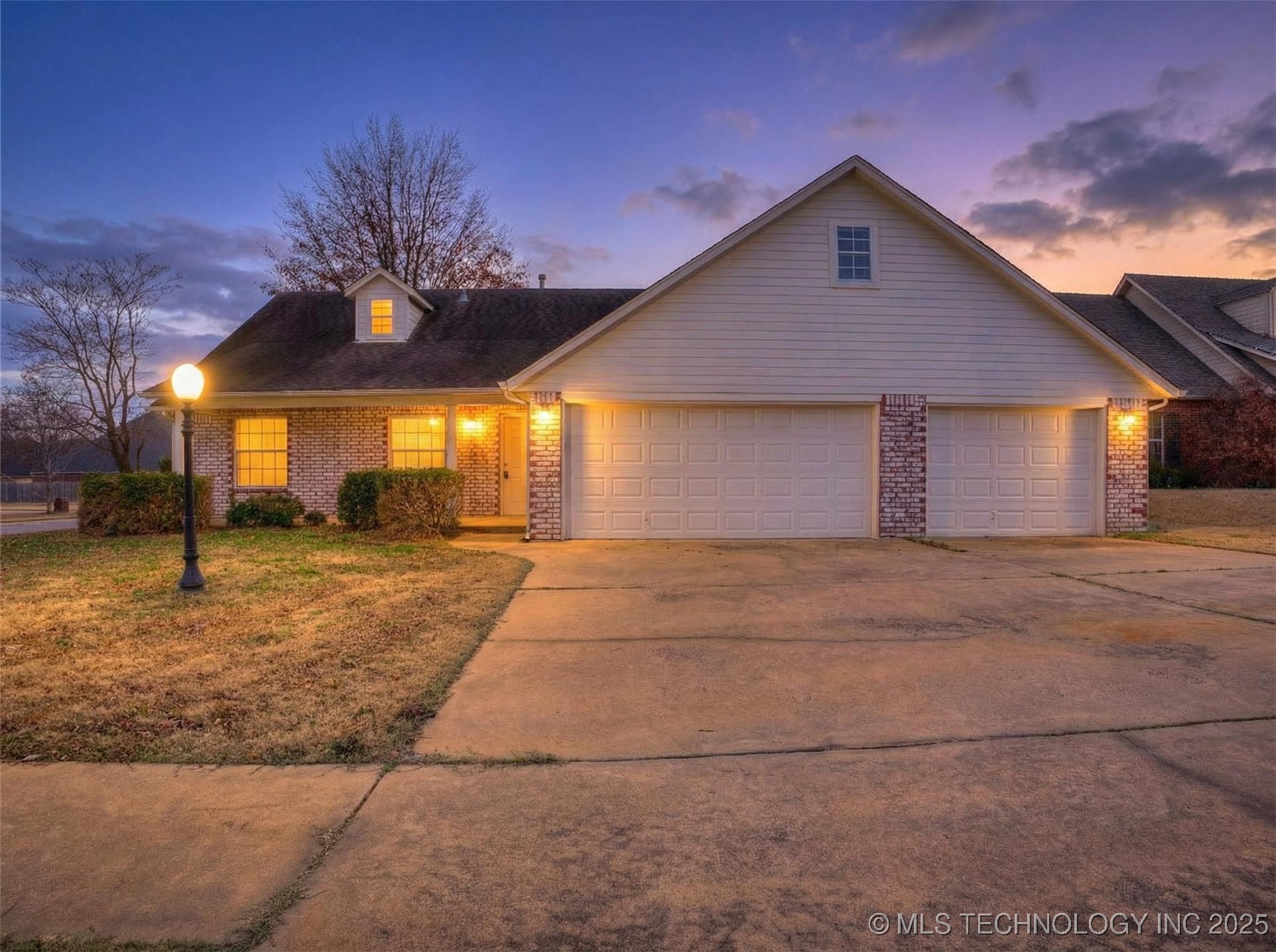 10592 E 142nd Street N Property Photo 1