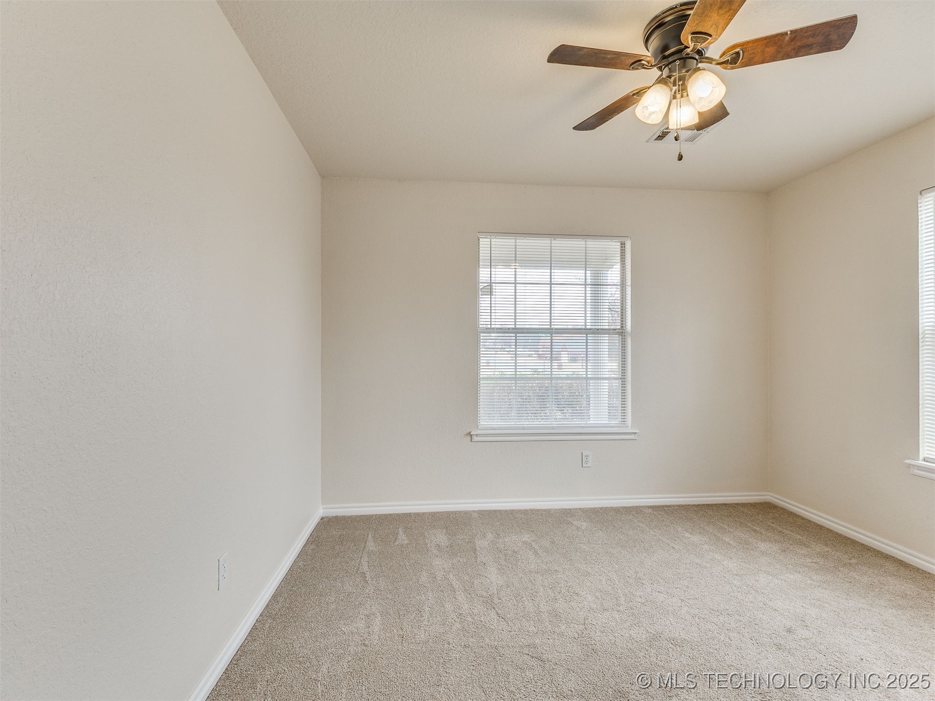 10592 E 142nd Street N Property Photo 20