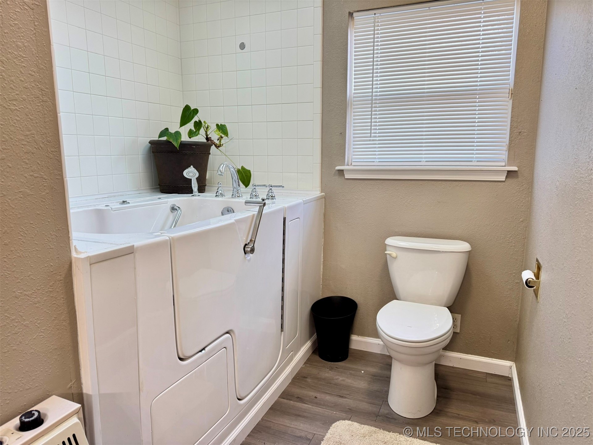 1221 S 28th Street Property Photo 25