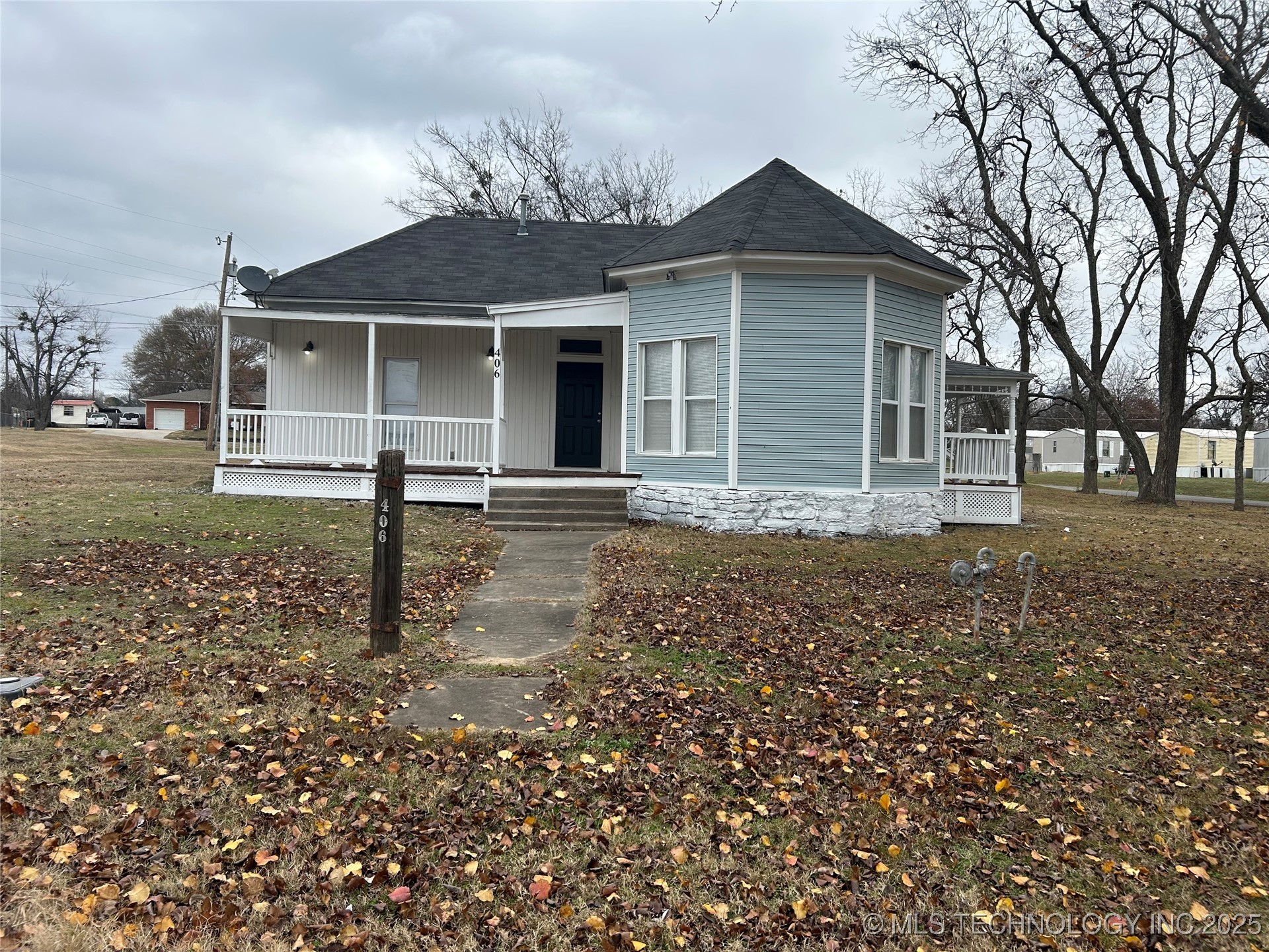 406 Creek Avenue Property Photo 1