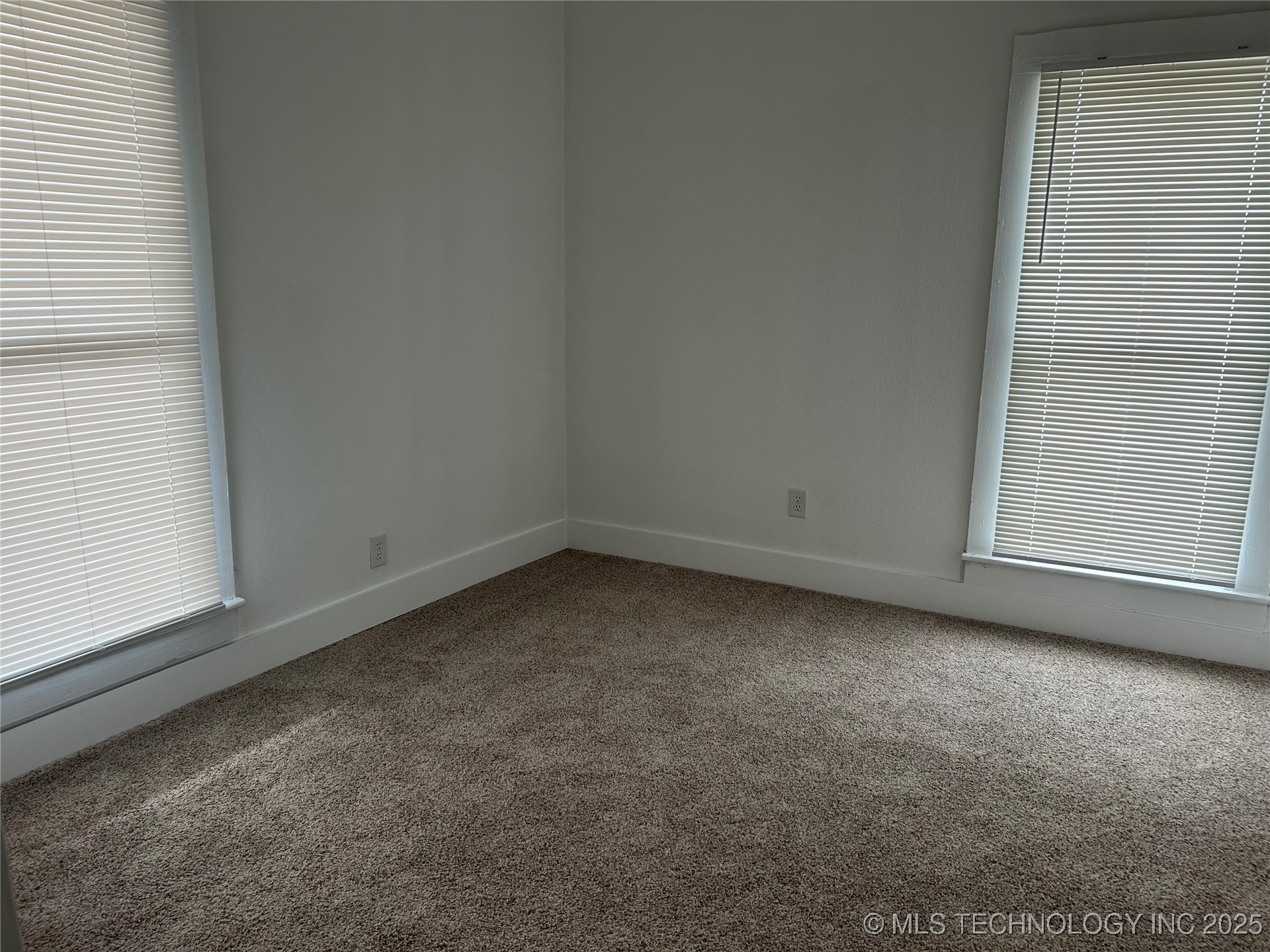 406 Creek Avenue Property Photo 12