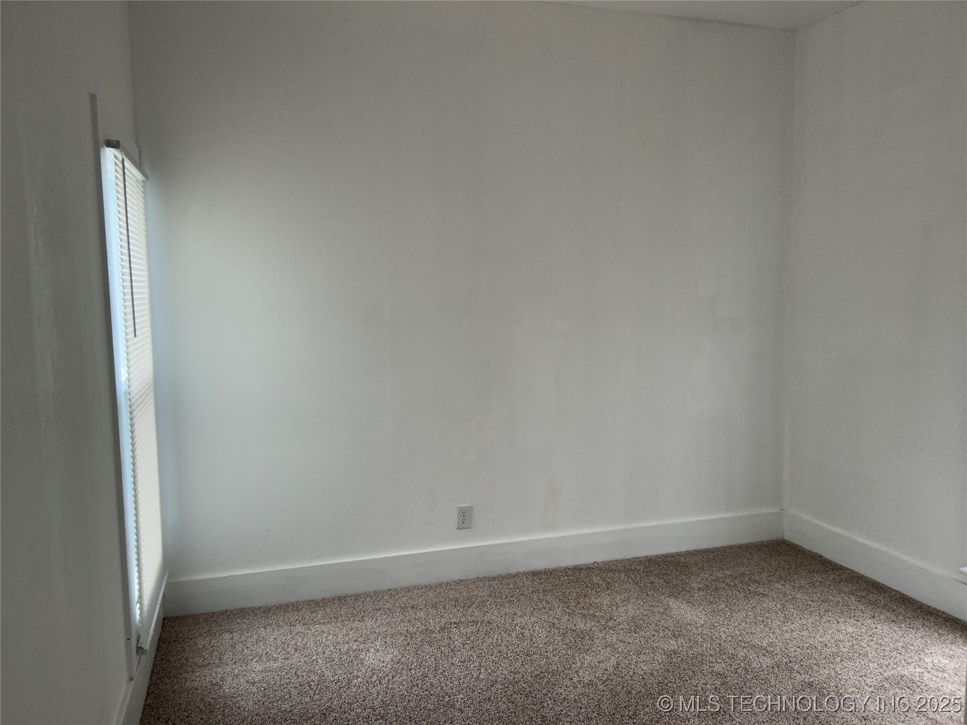 406 Creek Avenue Property Photo 15