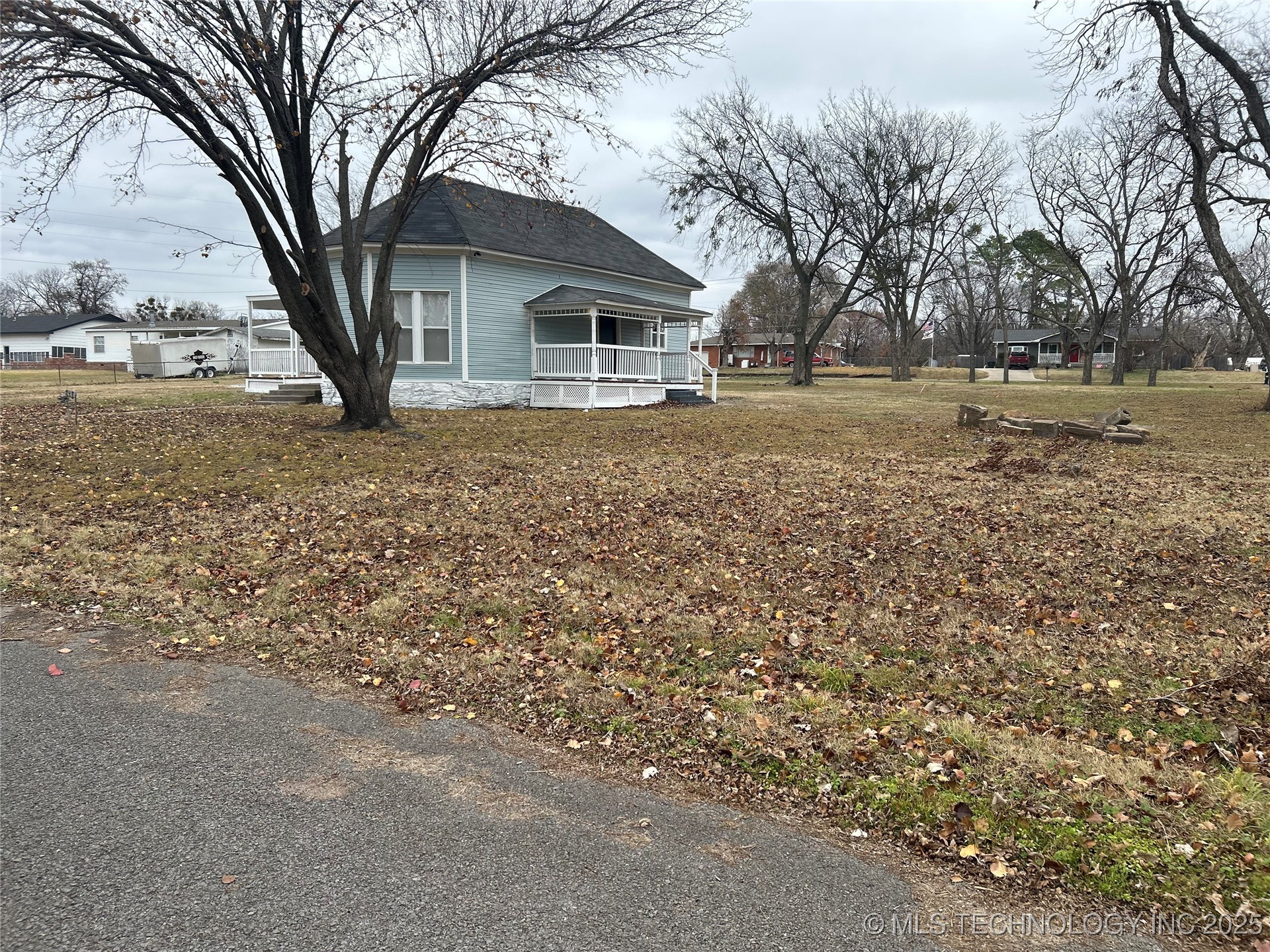 406 Creek Avenue Property Photo 27