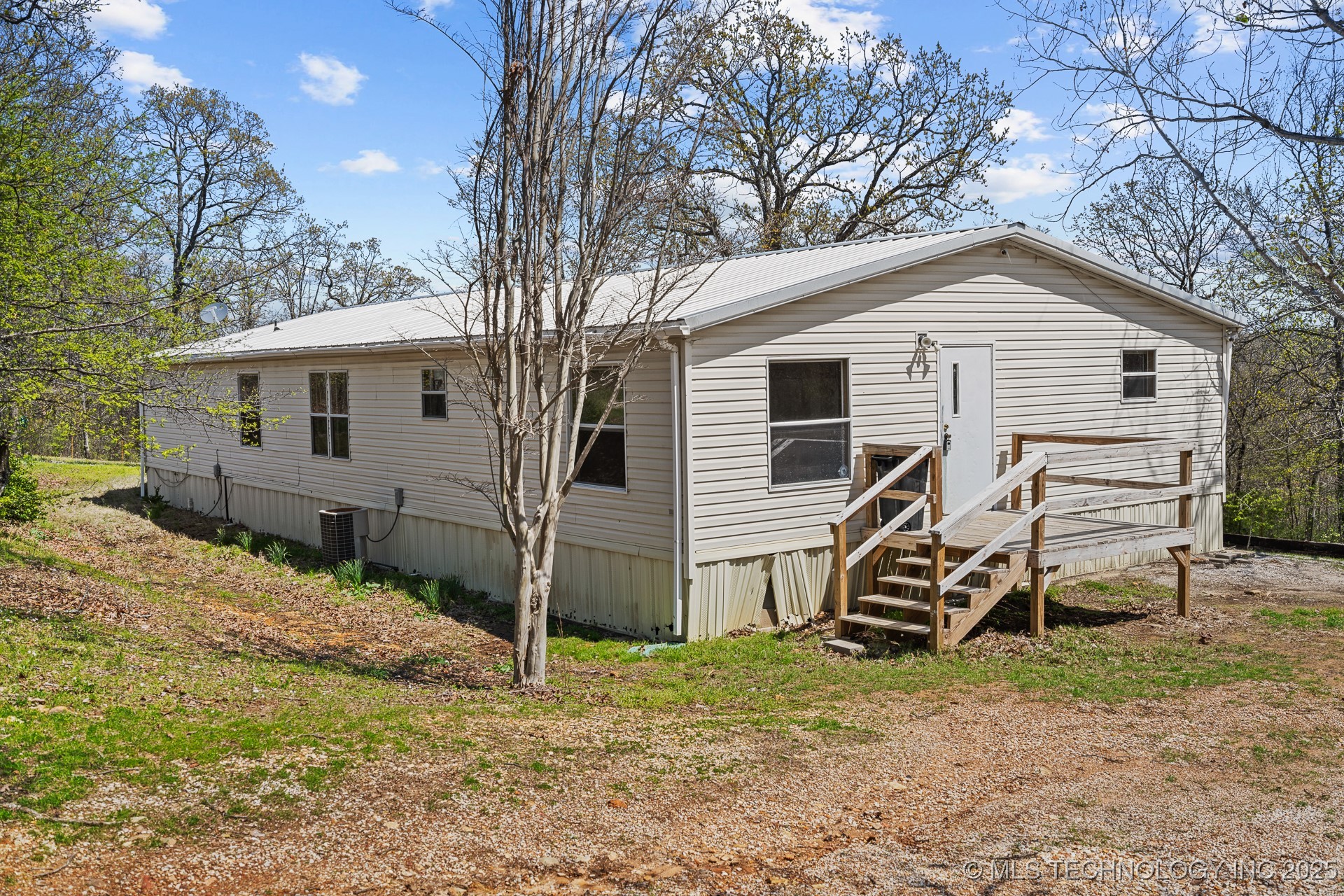 100989 S 4533 Road W Property Photo 2