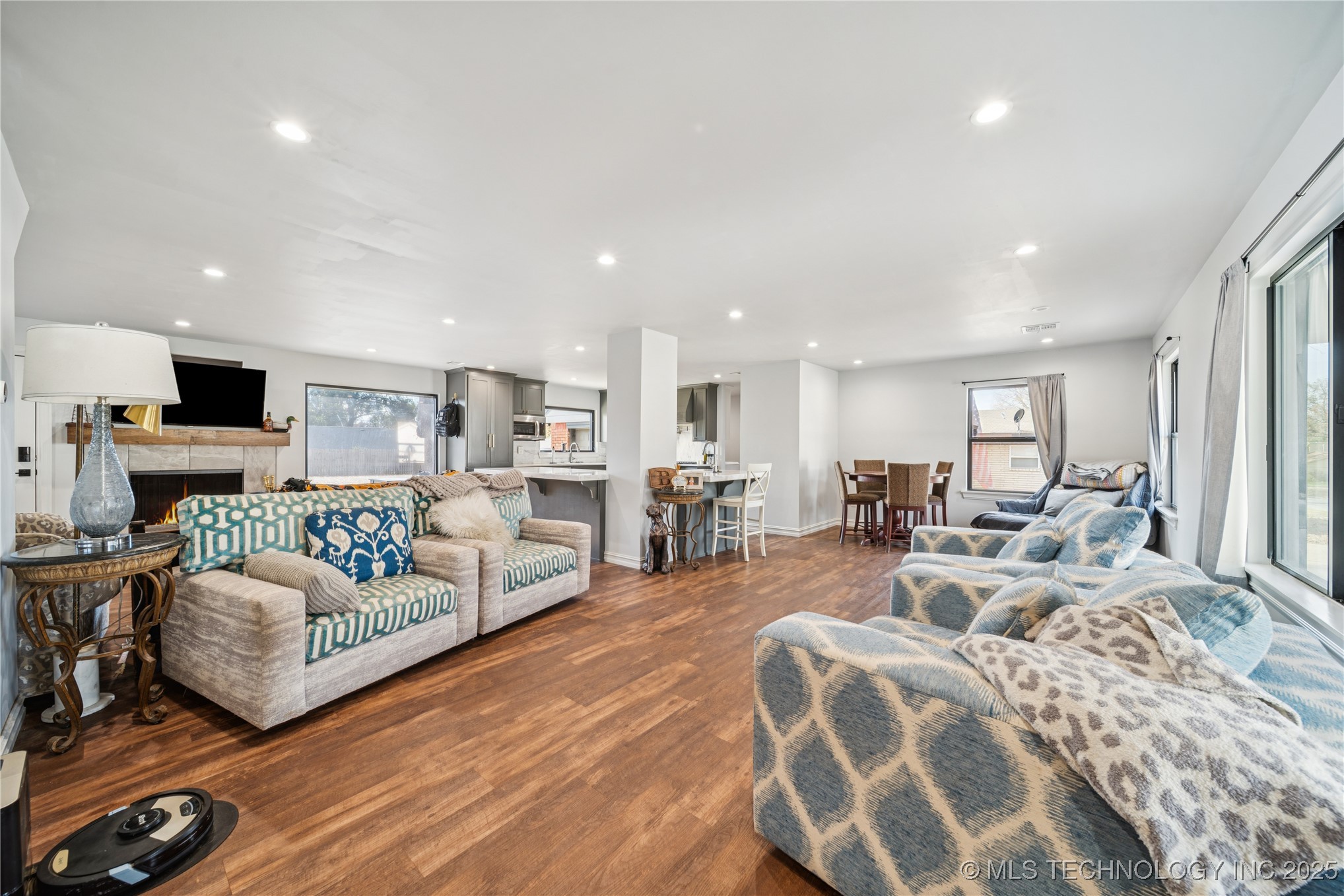 3822 E 56th Place Property Photo 7