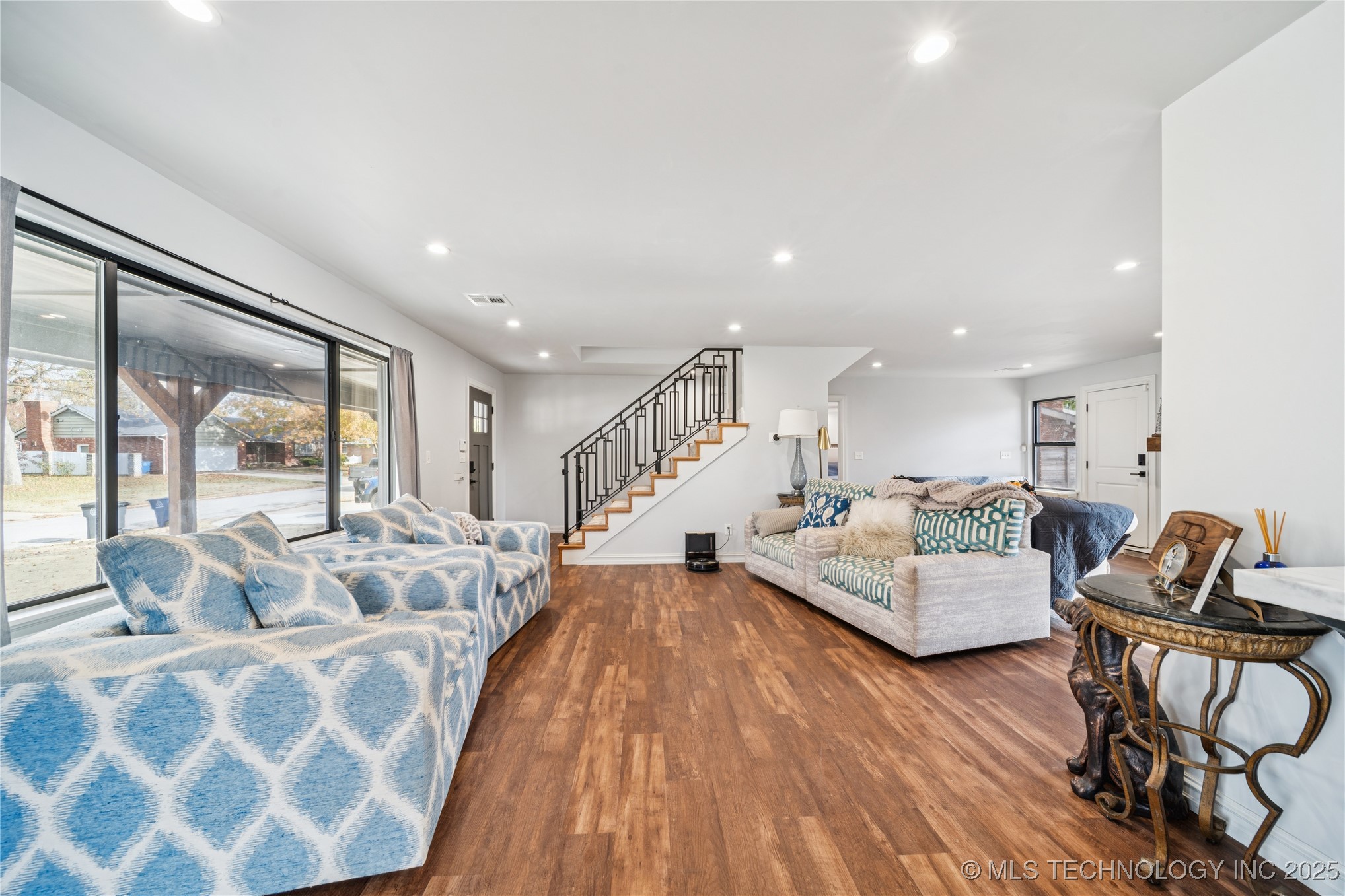 3822 E 56th Place Property Photo 8