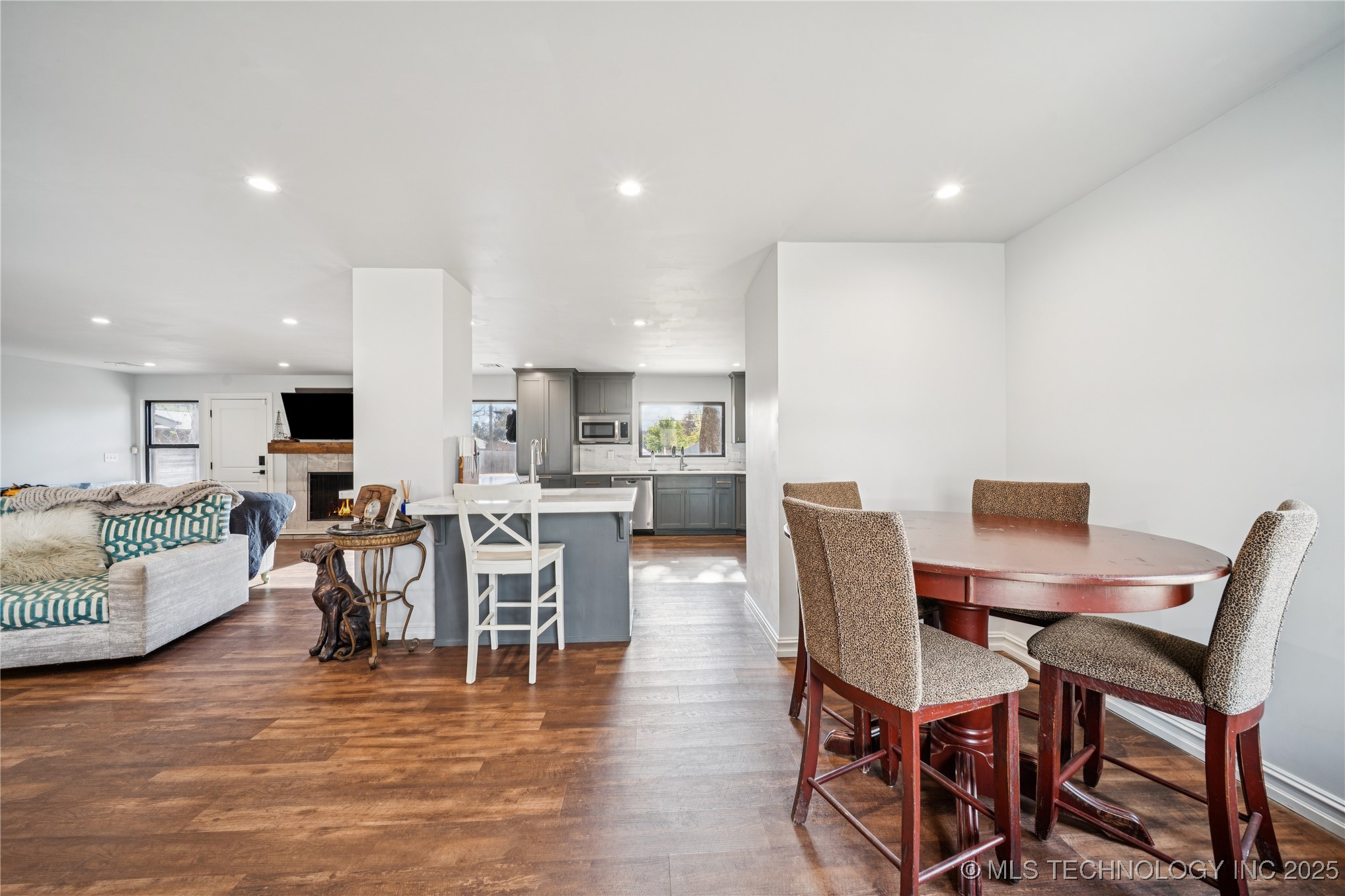 3822 E 56th Place Property Photo 9