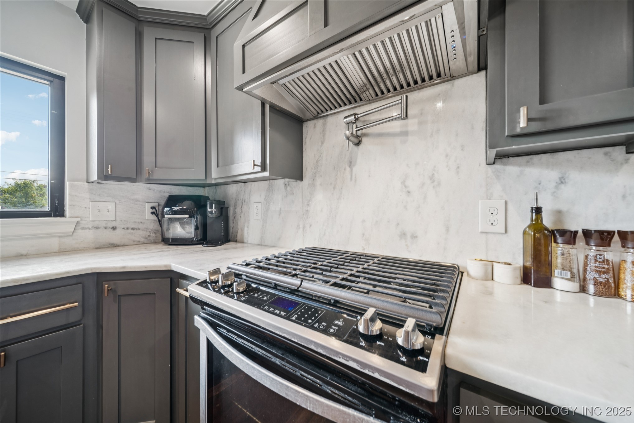 3822 E 56th Place Property Photo 13