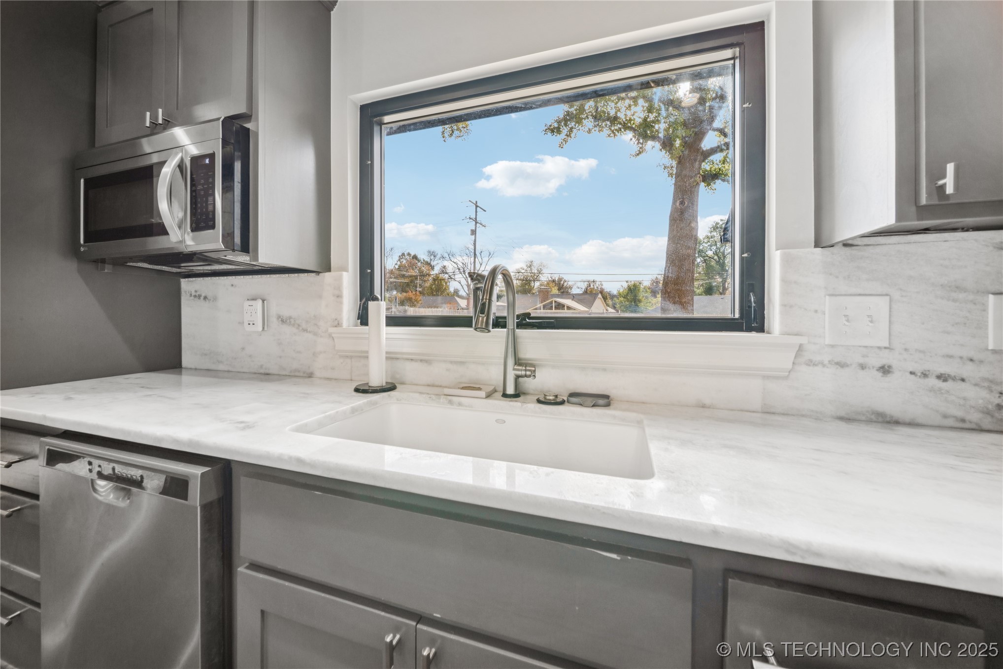 3822 E 56th Place Property Photo 14