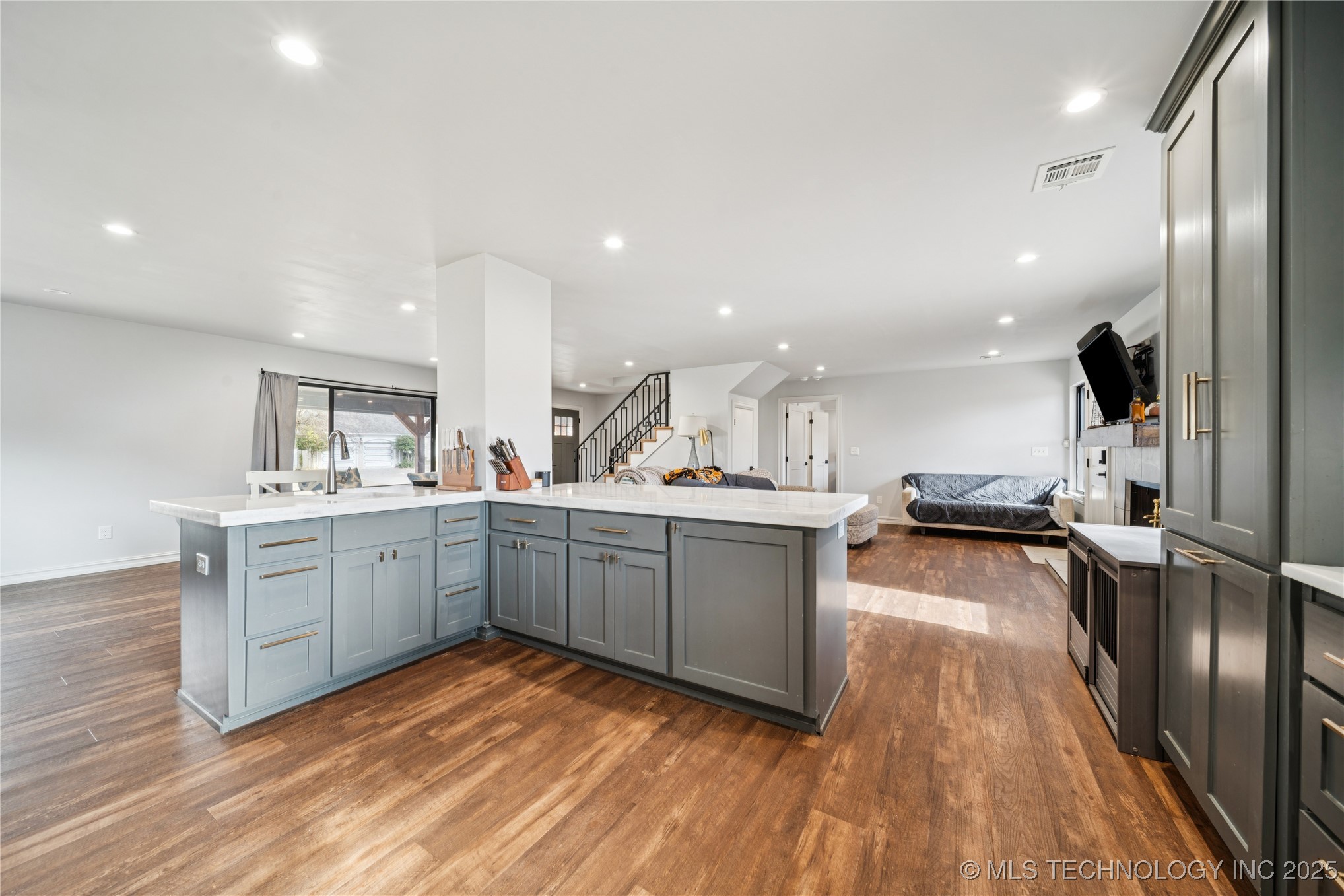 3822 E 56th Place Property Photo 15