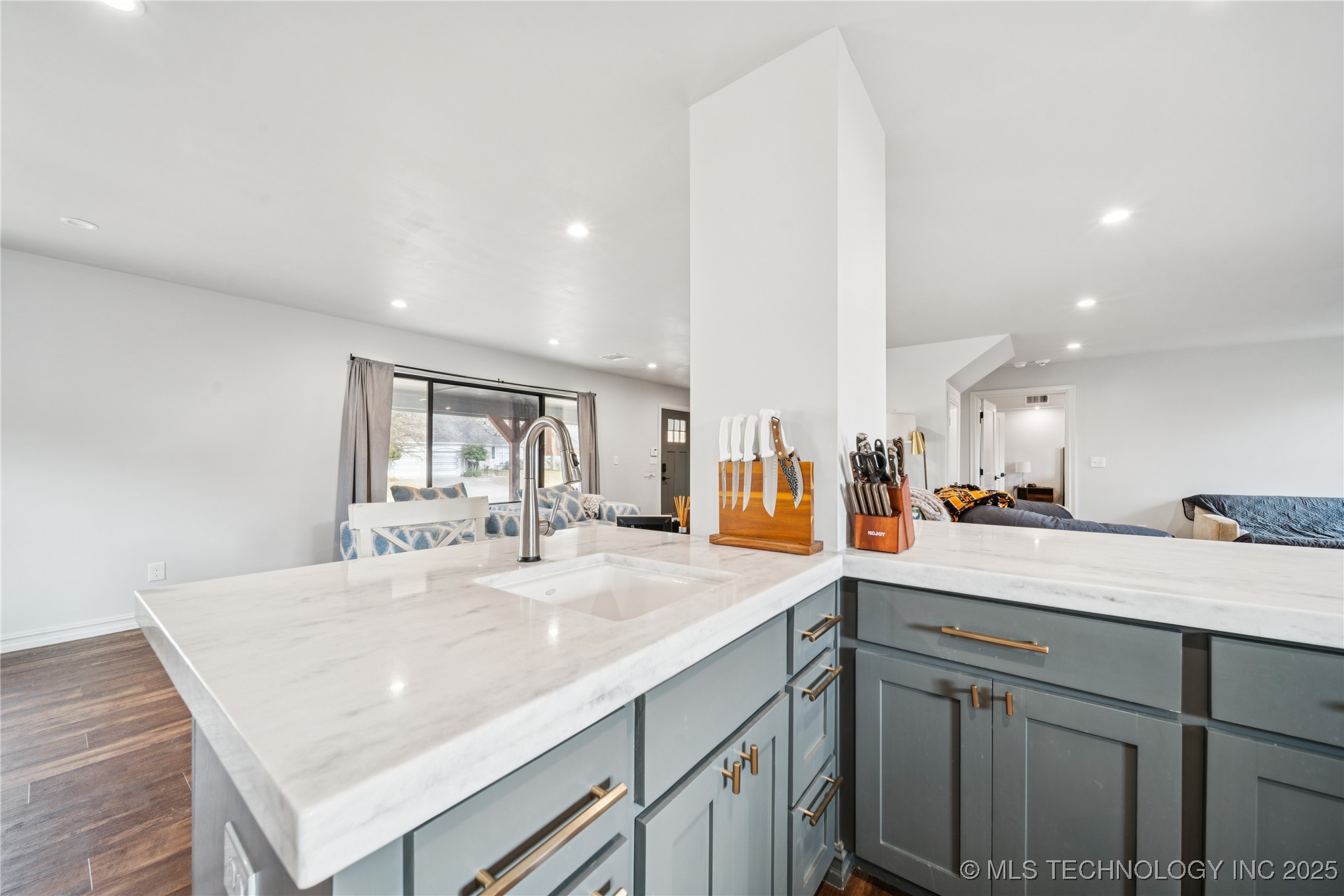 3822 E 56th Place Property Photo 16