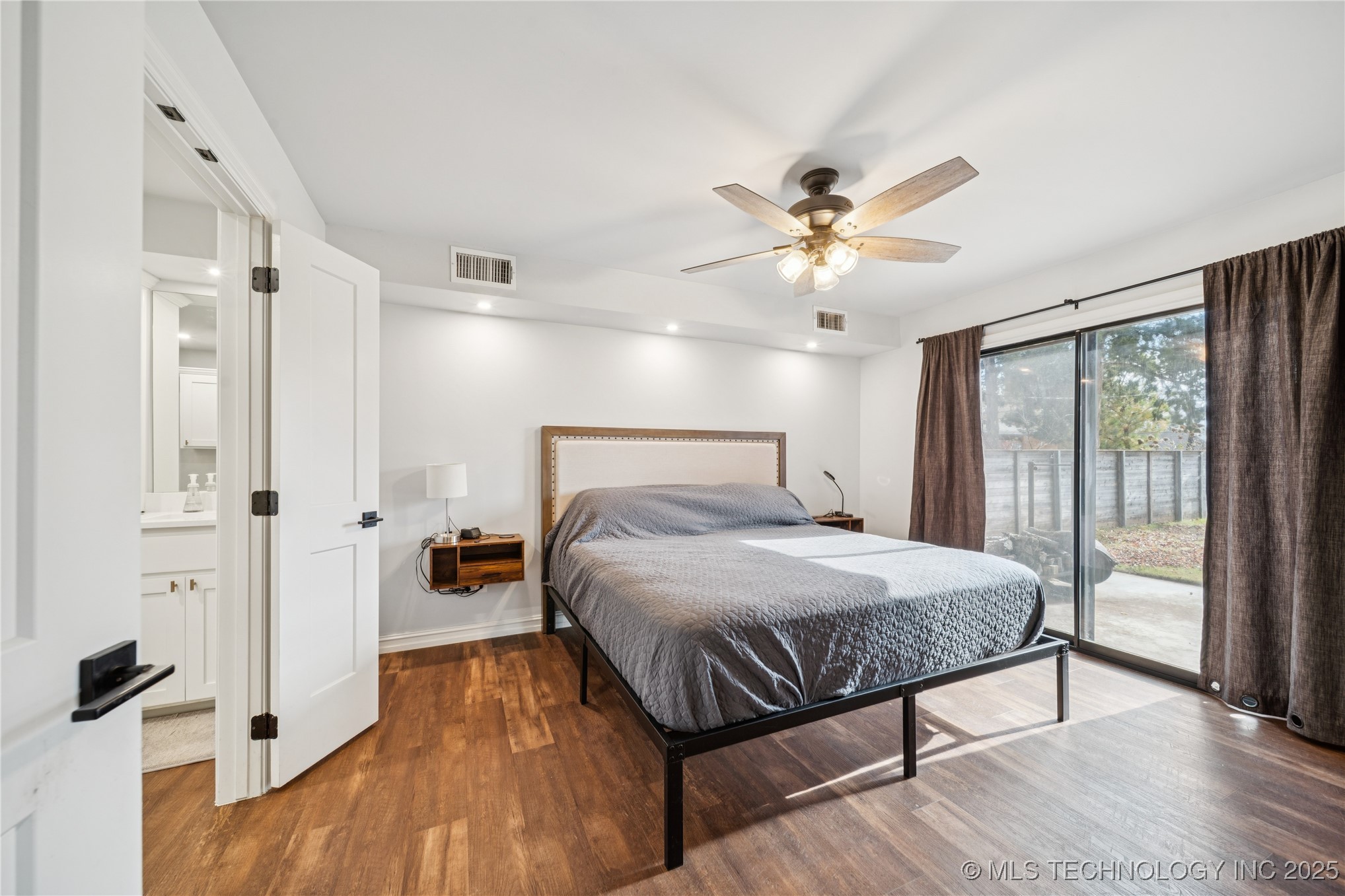 3822 E 56th Place Property Photo 20