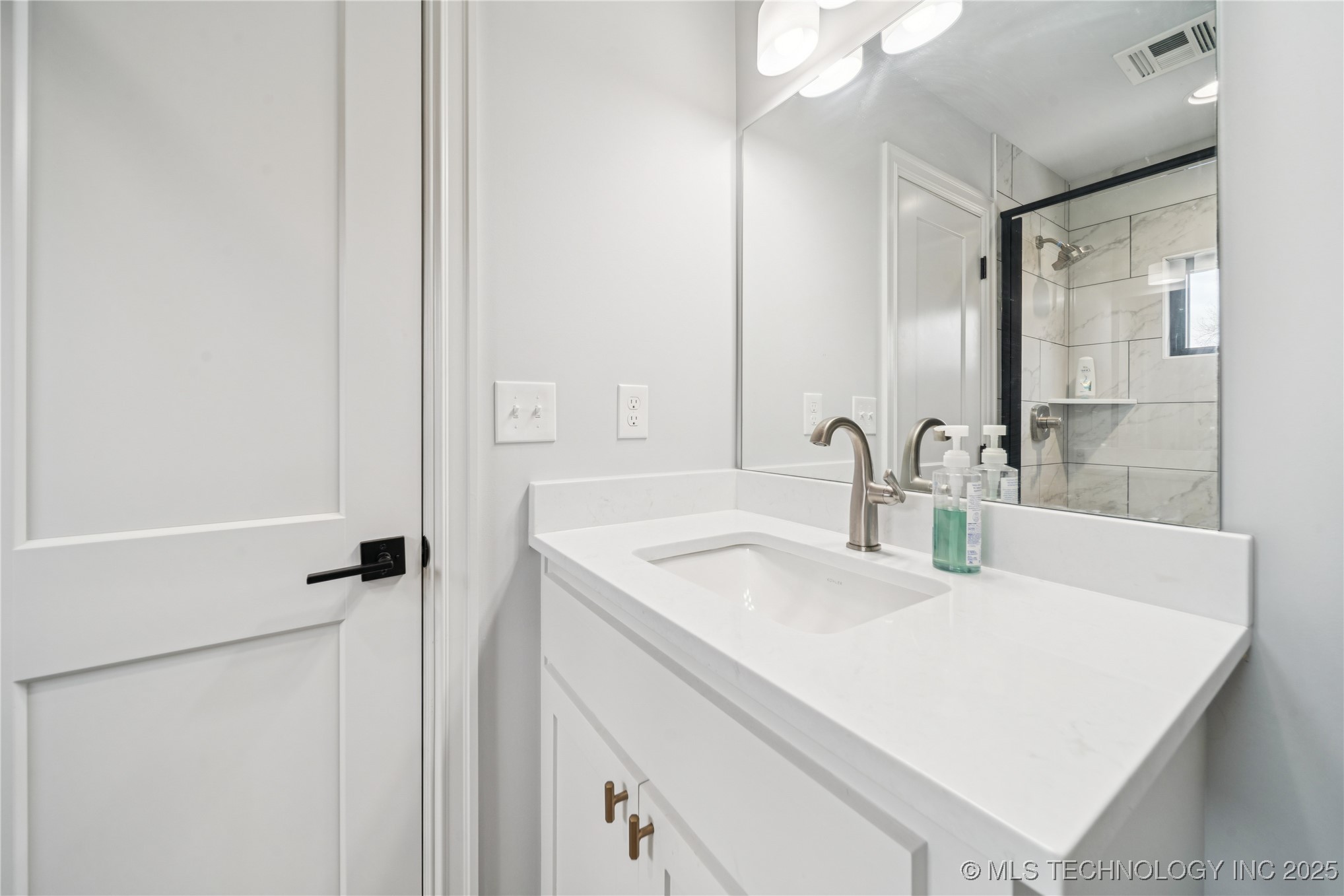 3822 E 56th Place Property Photo 29