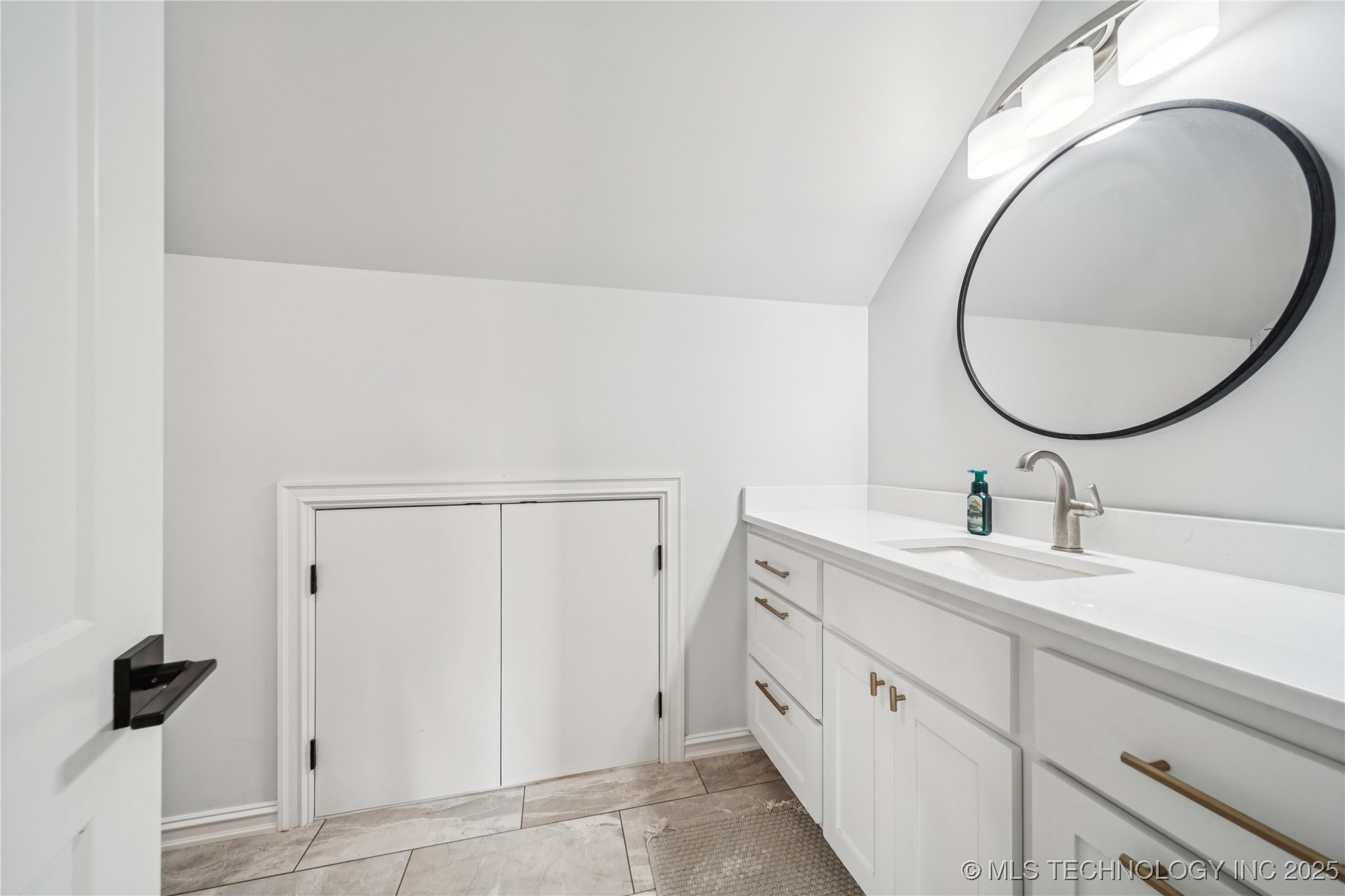 3822 E 56th Place Property Photo 32