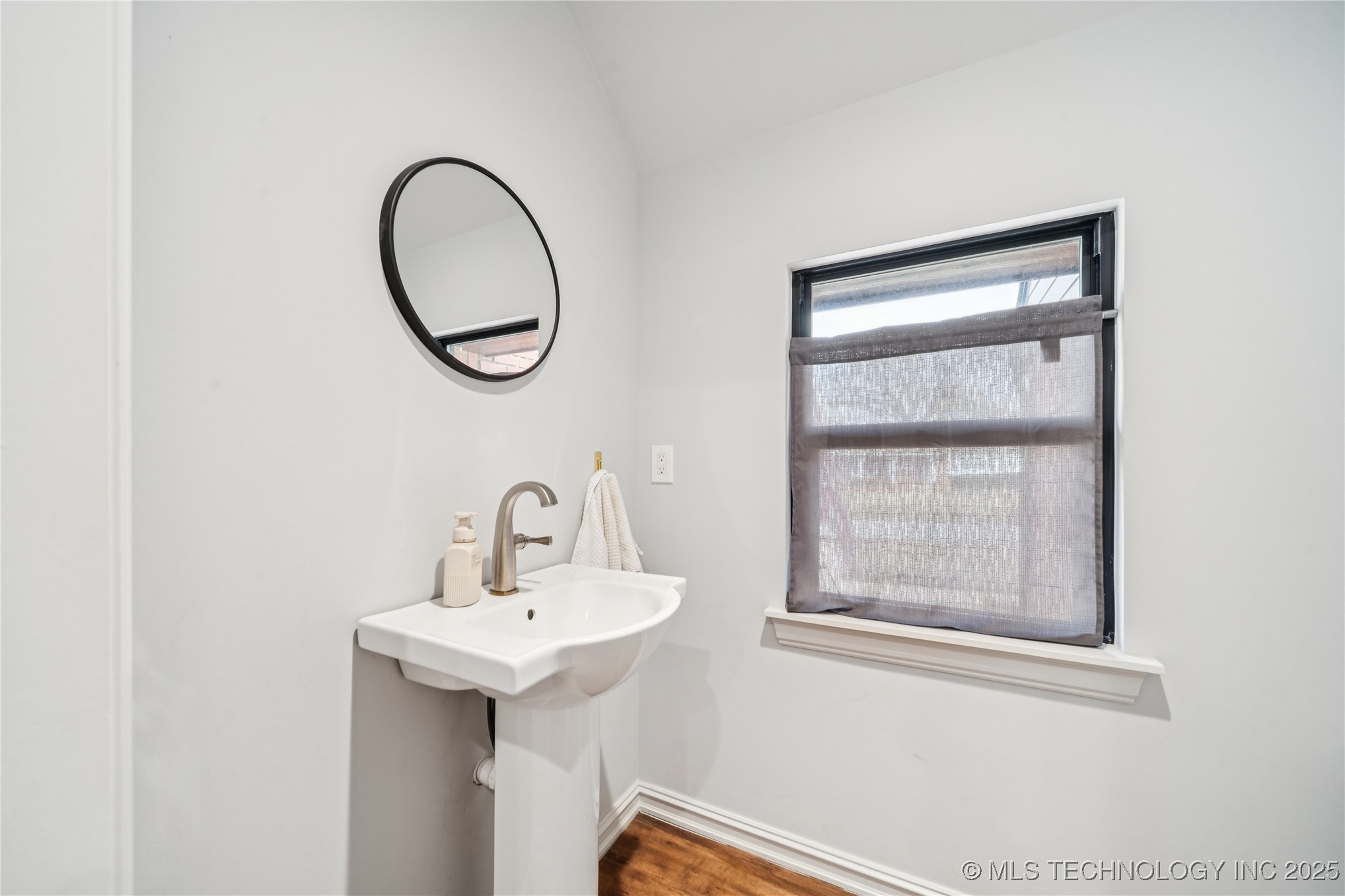 3822 E 56th Place Property Photo 35