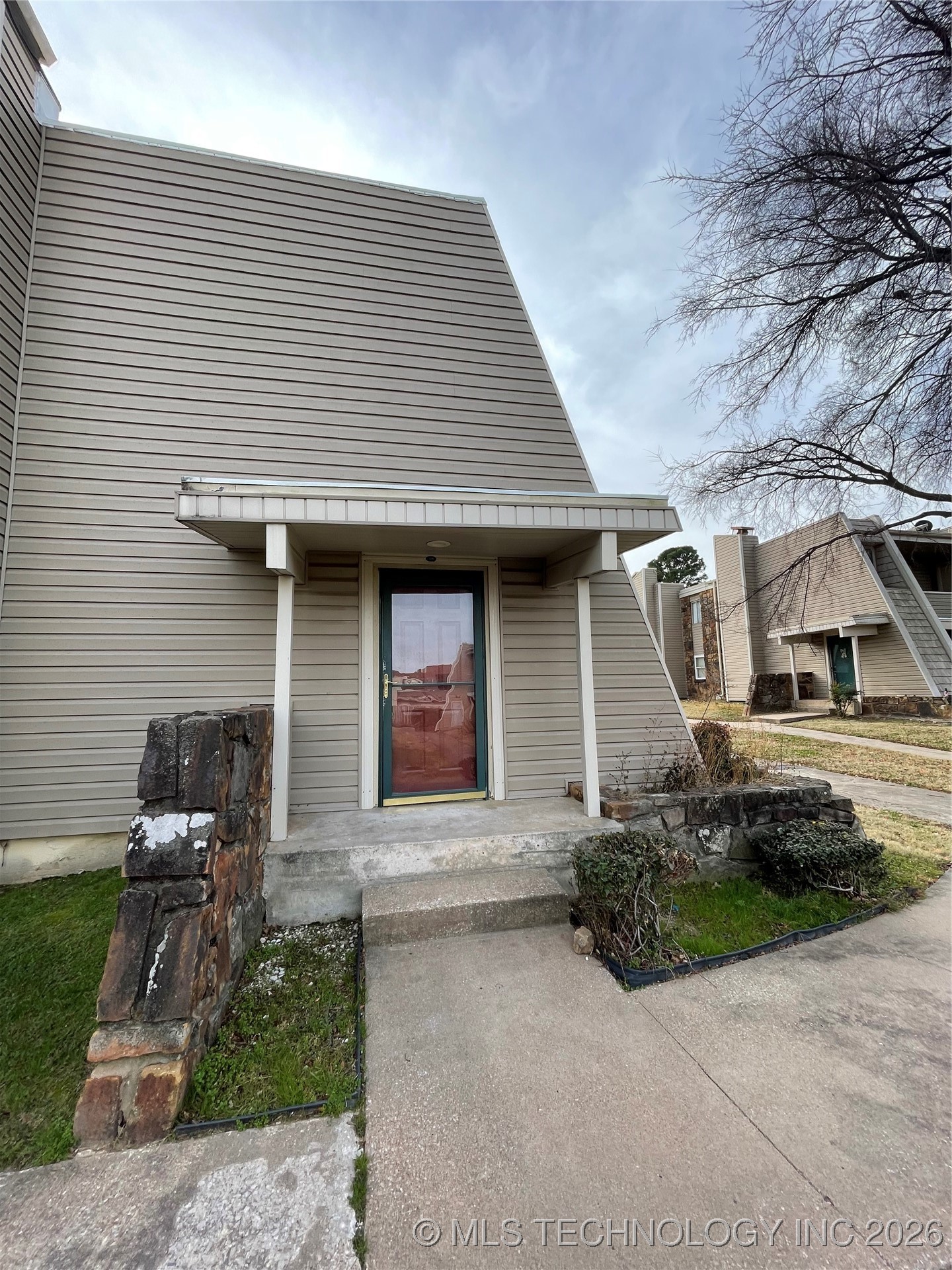 7333 S Yale Avenue 209 Property Photo 3