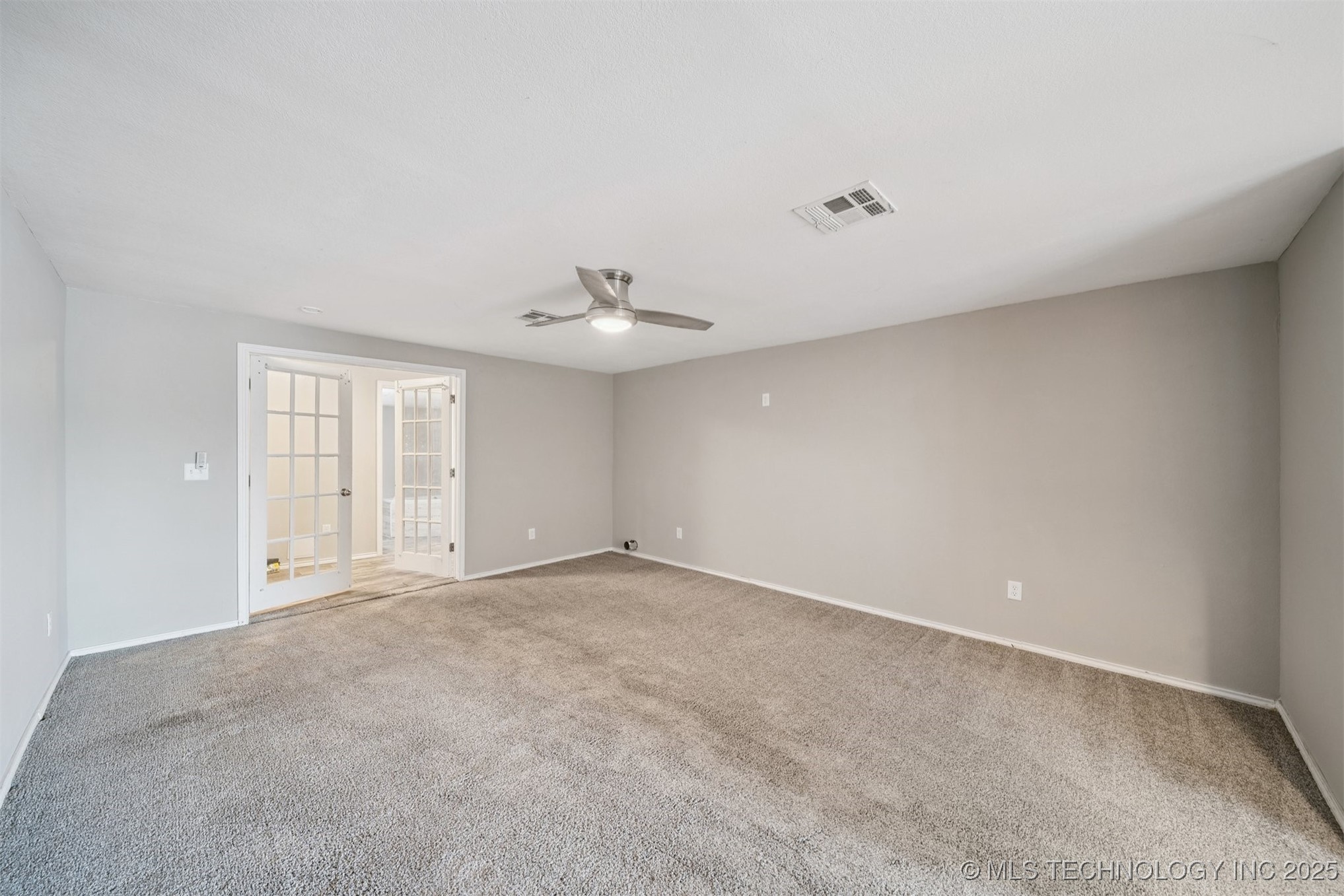 14507 S 49th West Avenue Property Photo 12