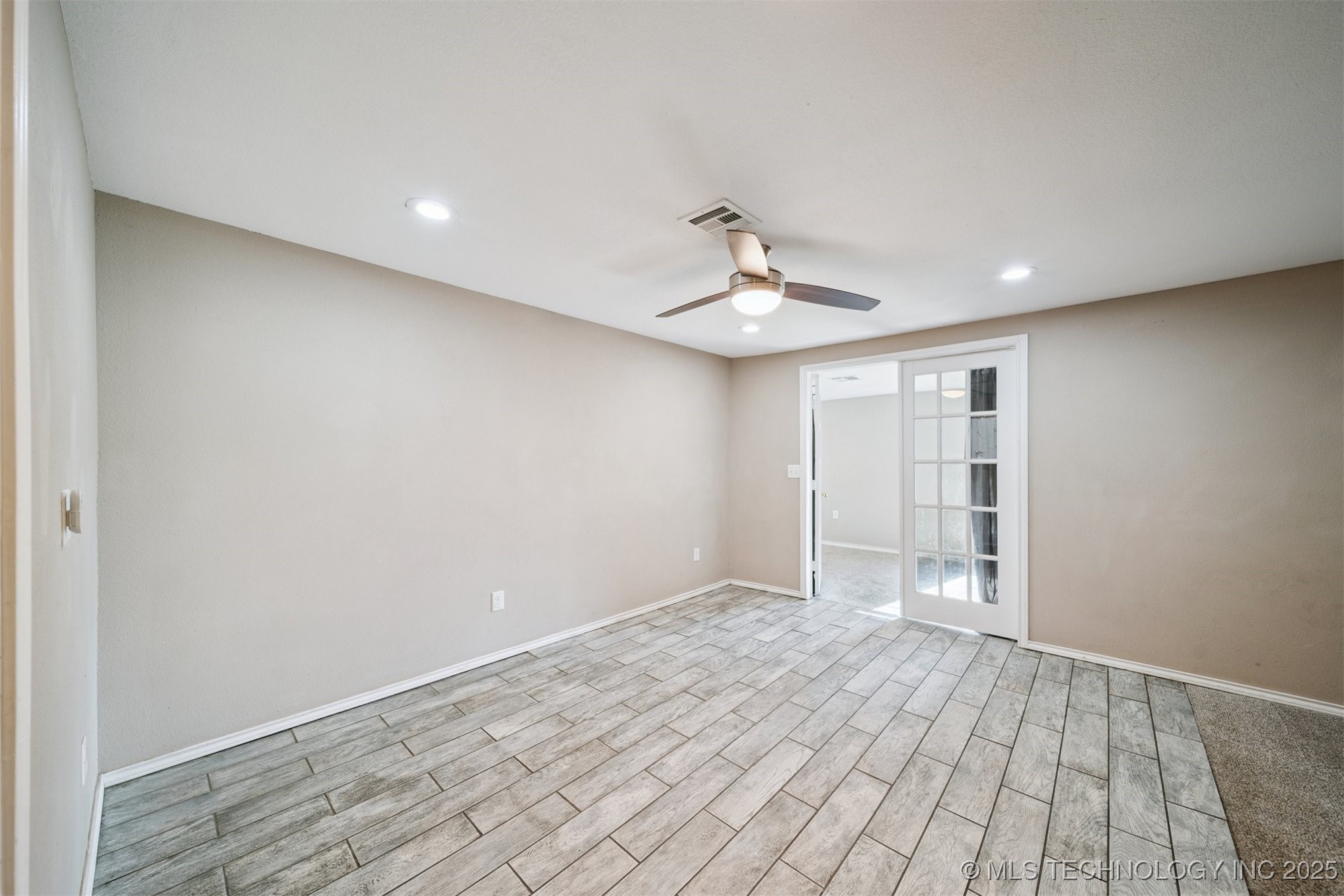 14507 S 49th West Avenue Property Photo 21