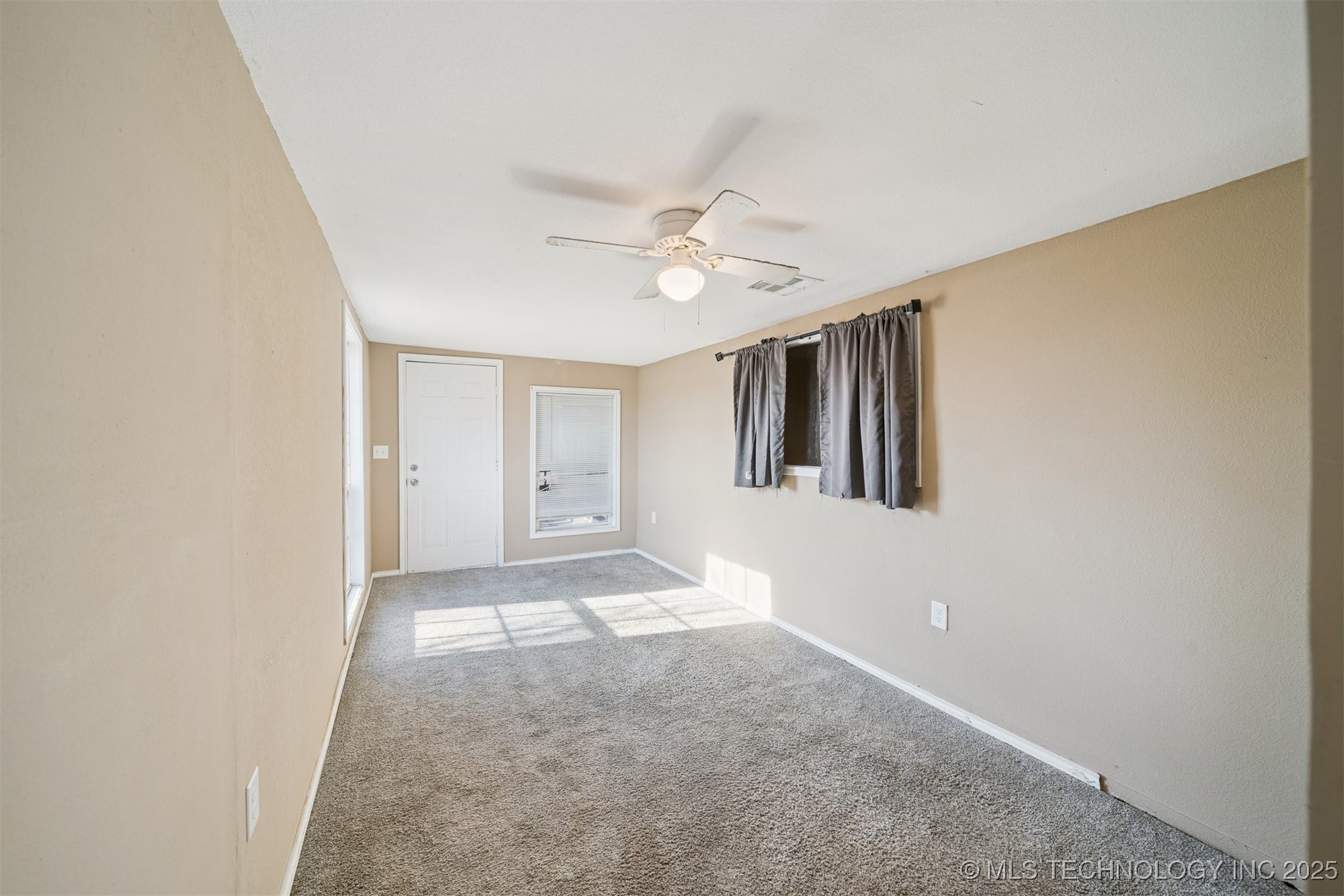 14507 S 49th West Avenue Property Photo 30