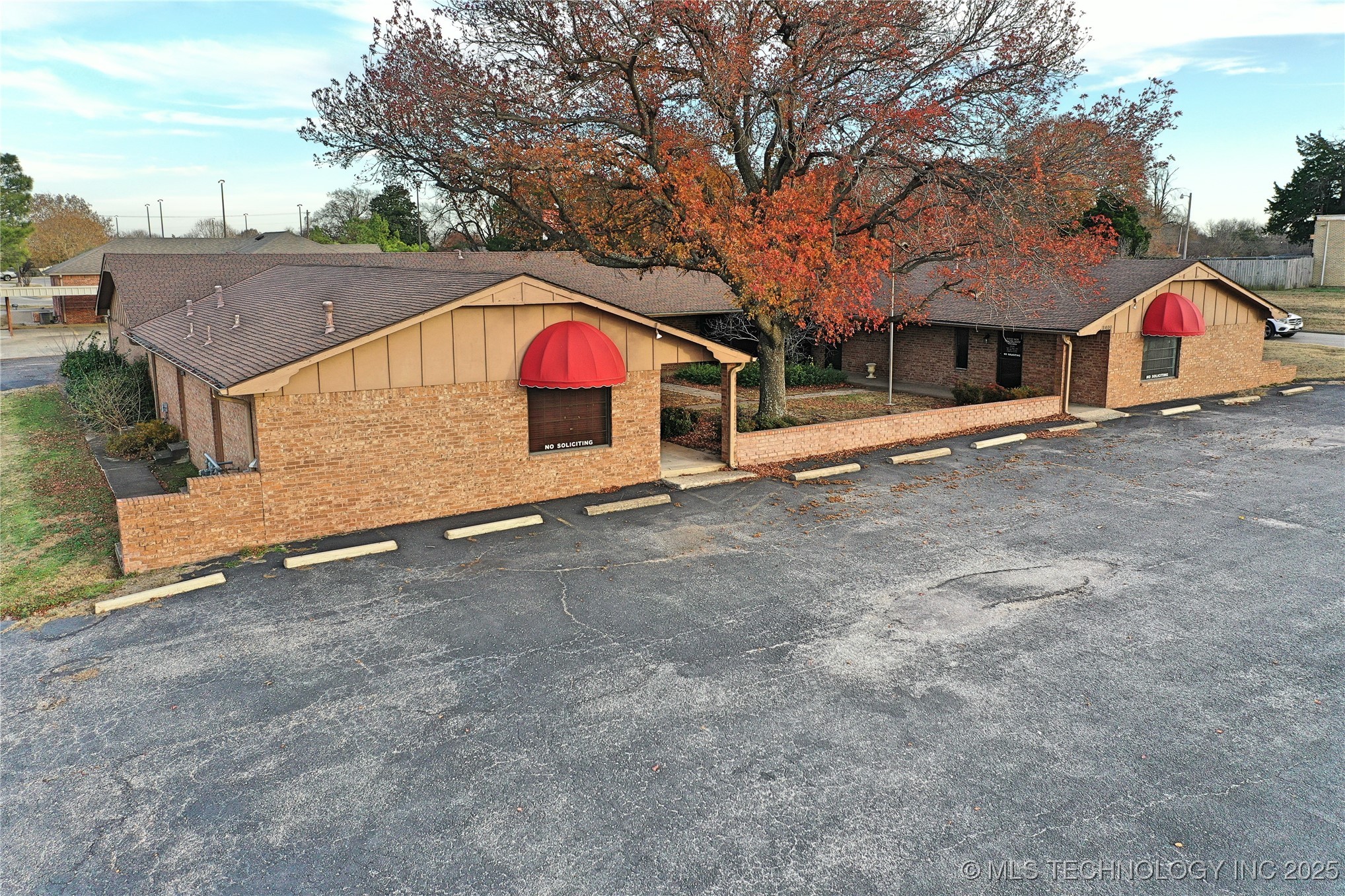 2400 N Commerce Street Property Photo 1