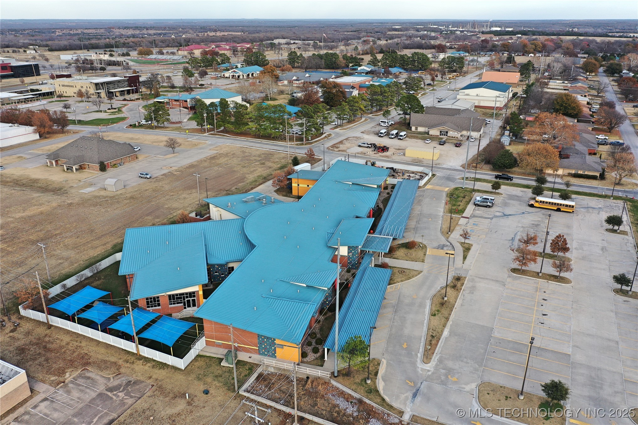 2400 N Commerce Street Property Photo 7