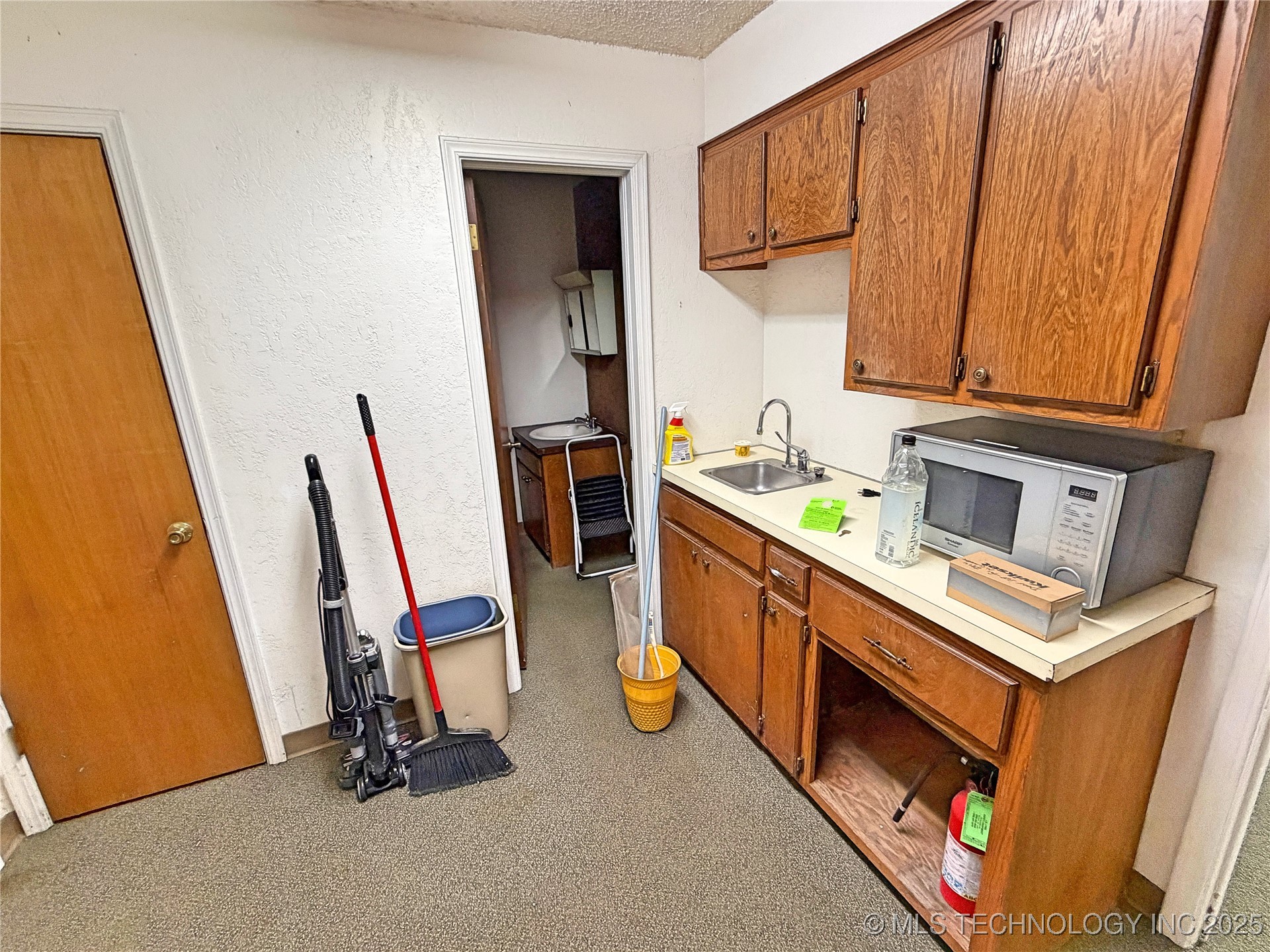 2400 N Commerce Street Property Photo 16