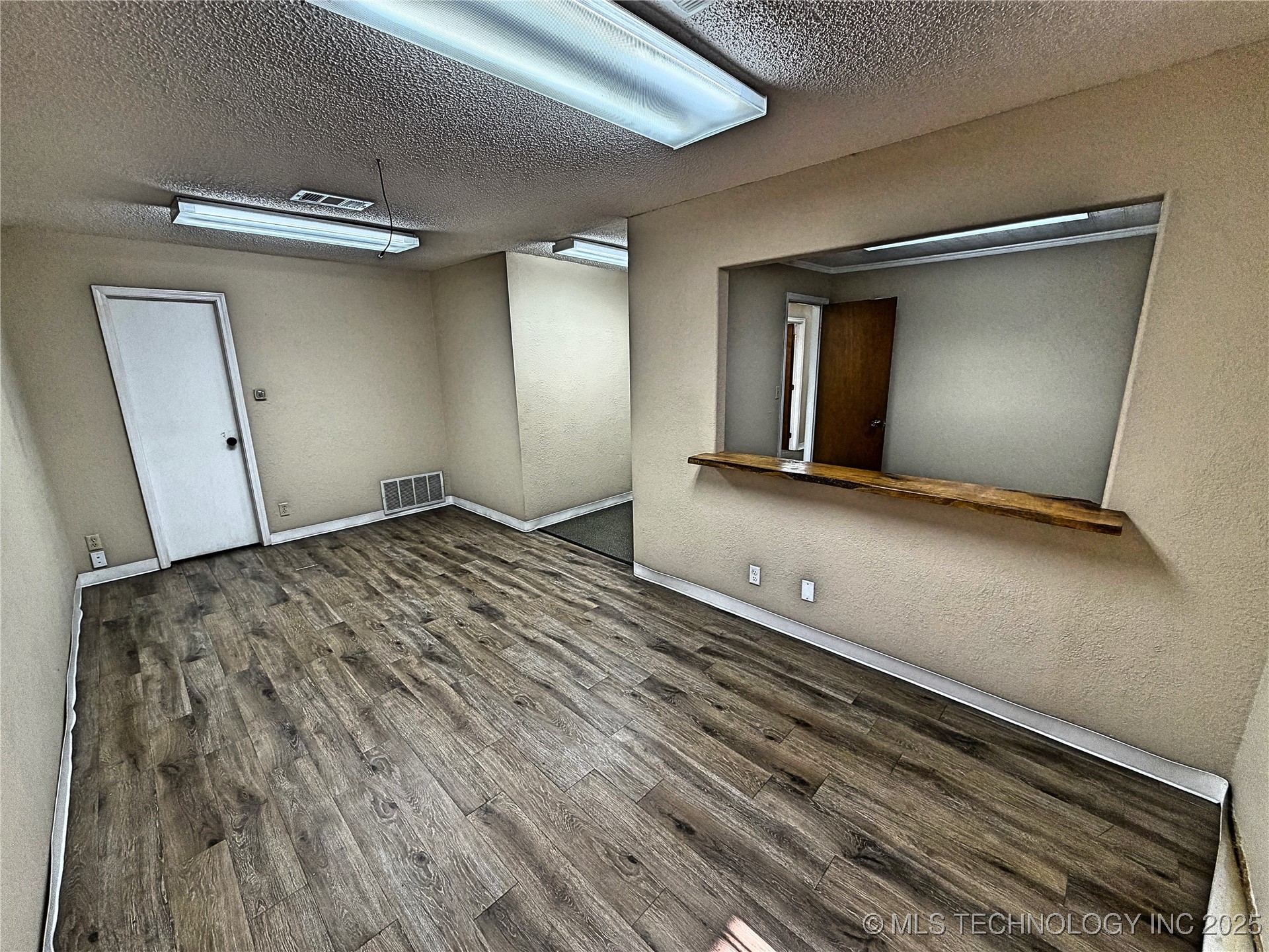 2400 N Commerce Street Property Photo 28