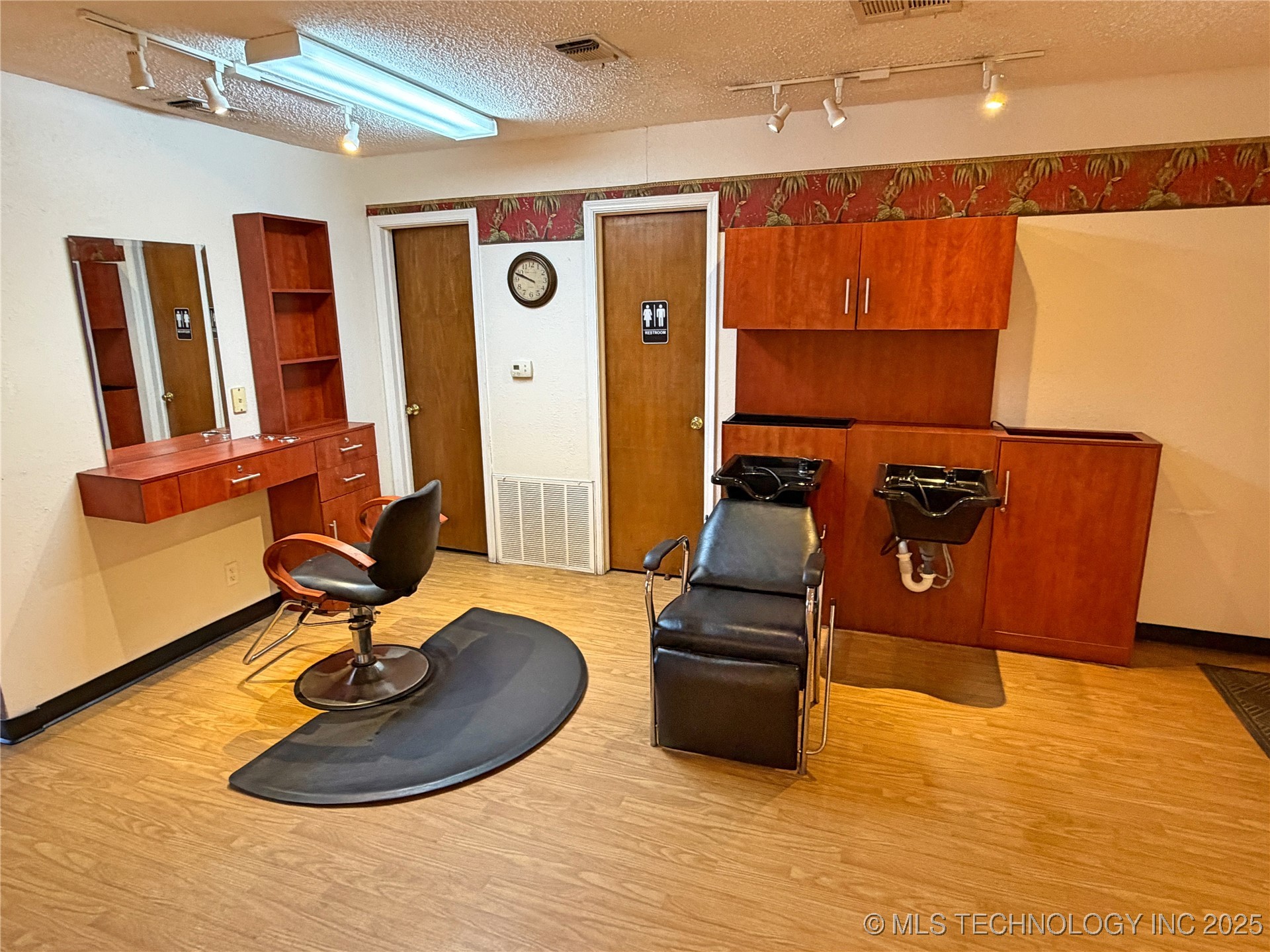 2400 N Commerce Street Property Photo 37