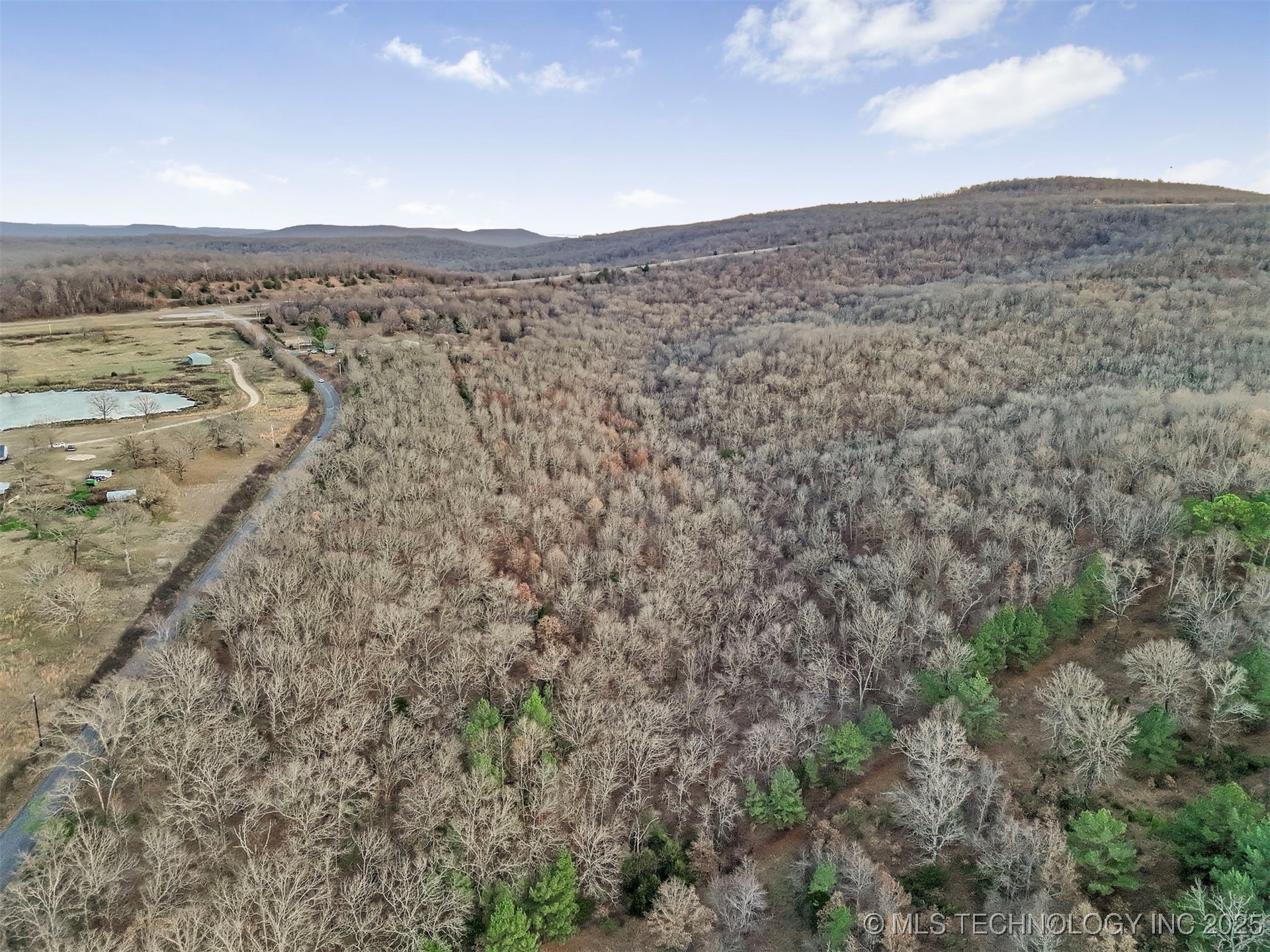 E 940 Road Property Photo 4