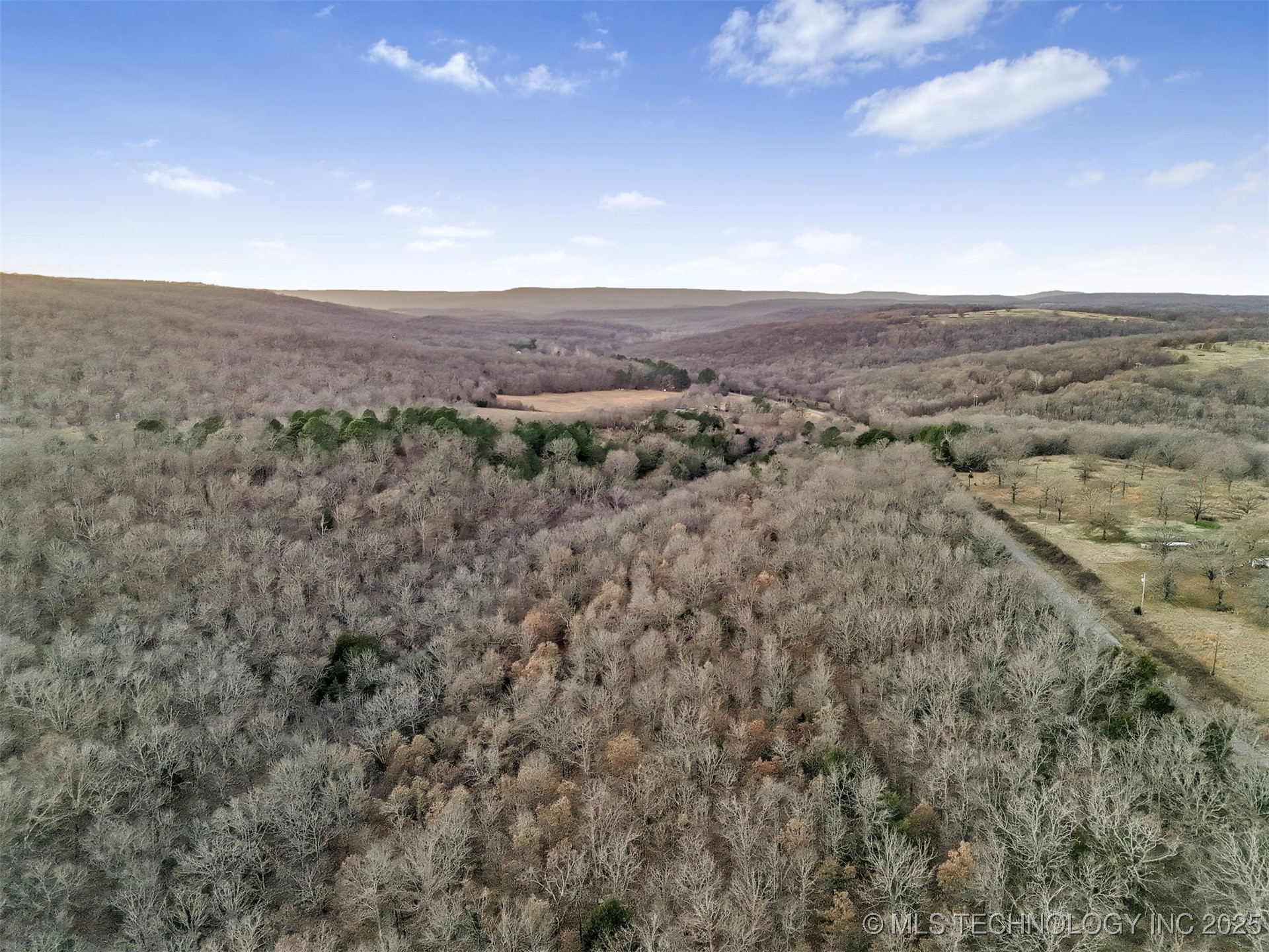 E 940 Road Property Photo 5