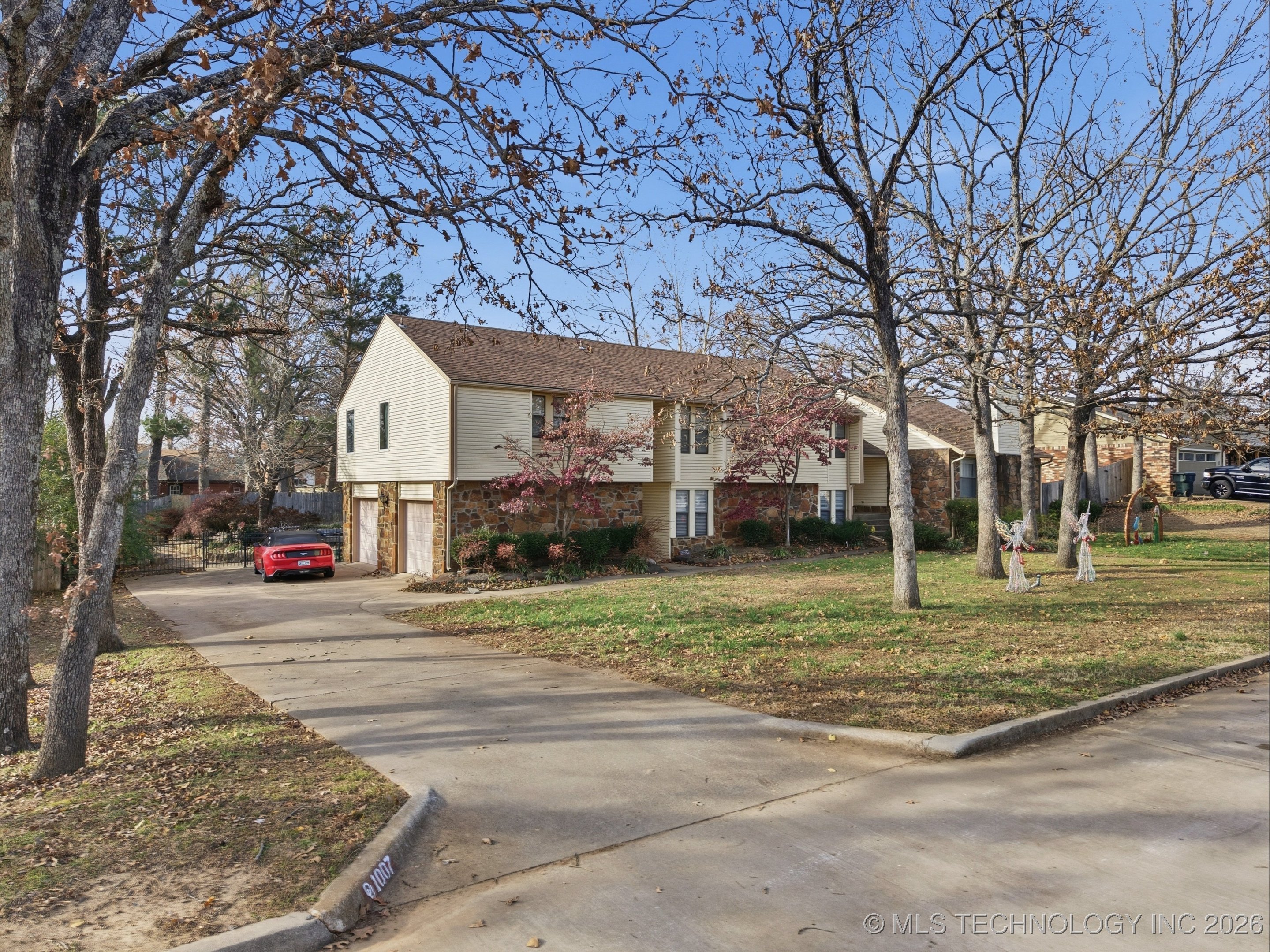 1007 N Faulkner Place Property Photo 5