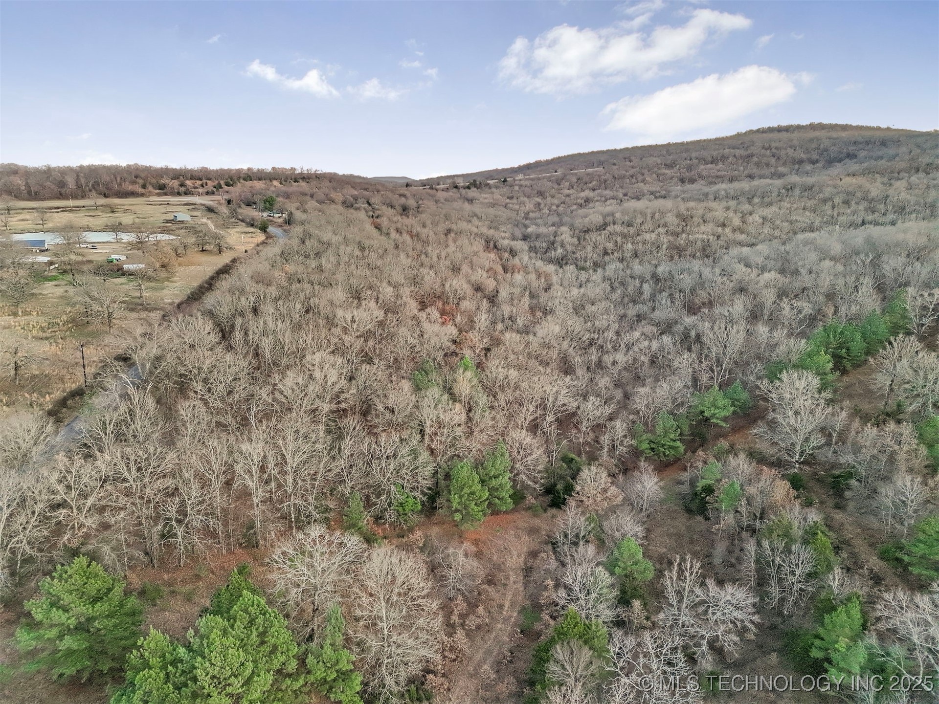 E 940 Road Property Photo 3