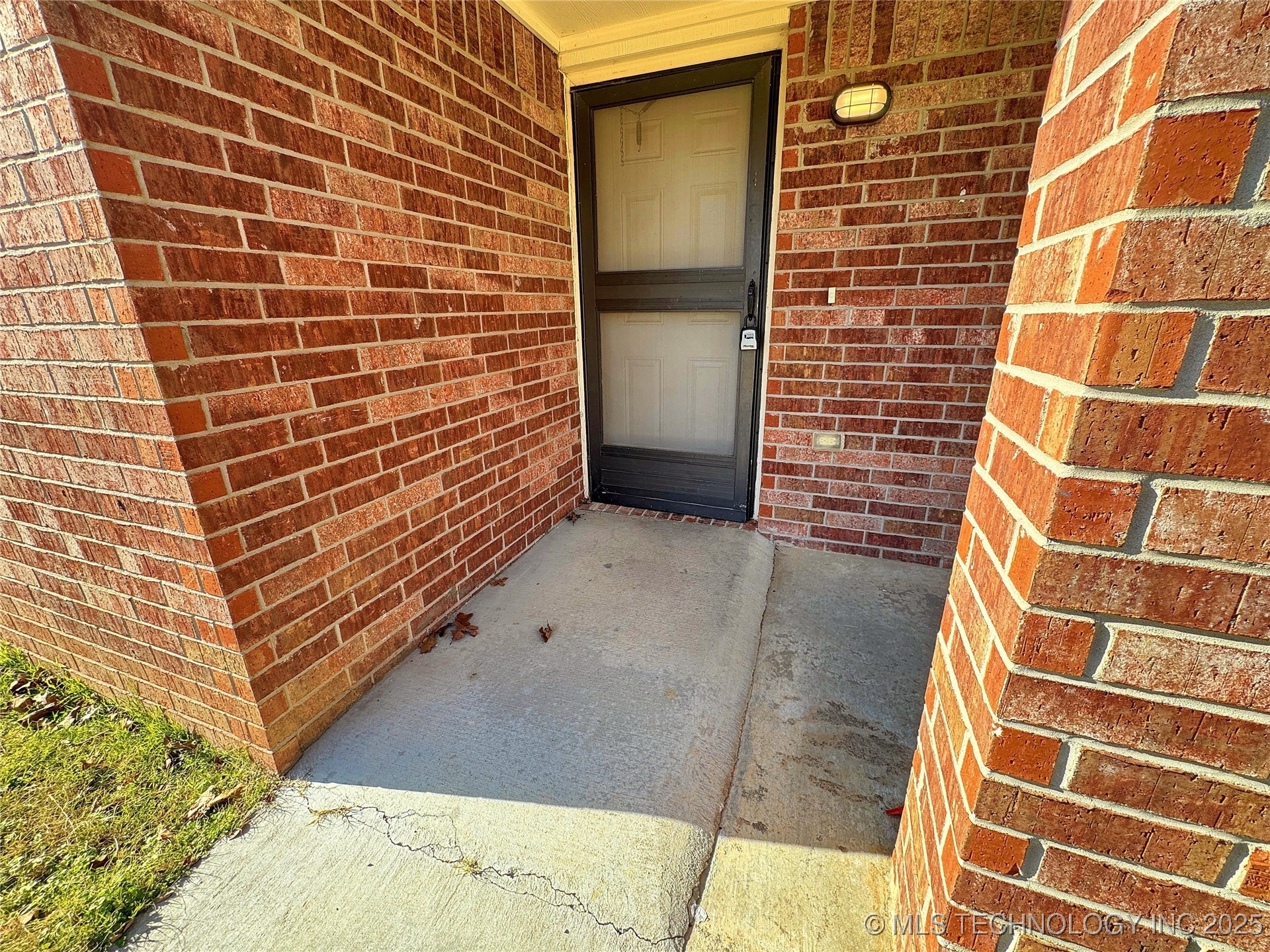 24536 E Woodland Road Property Photo 3