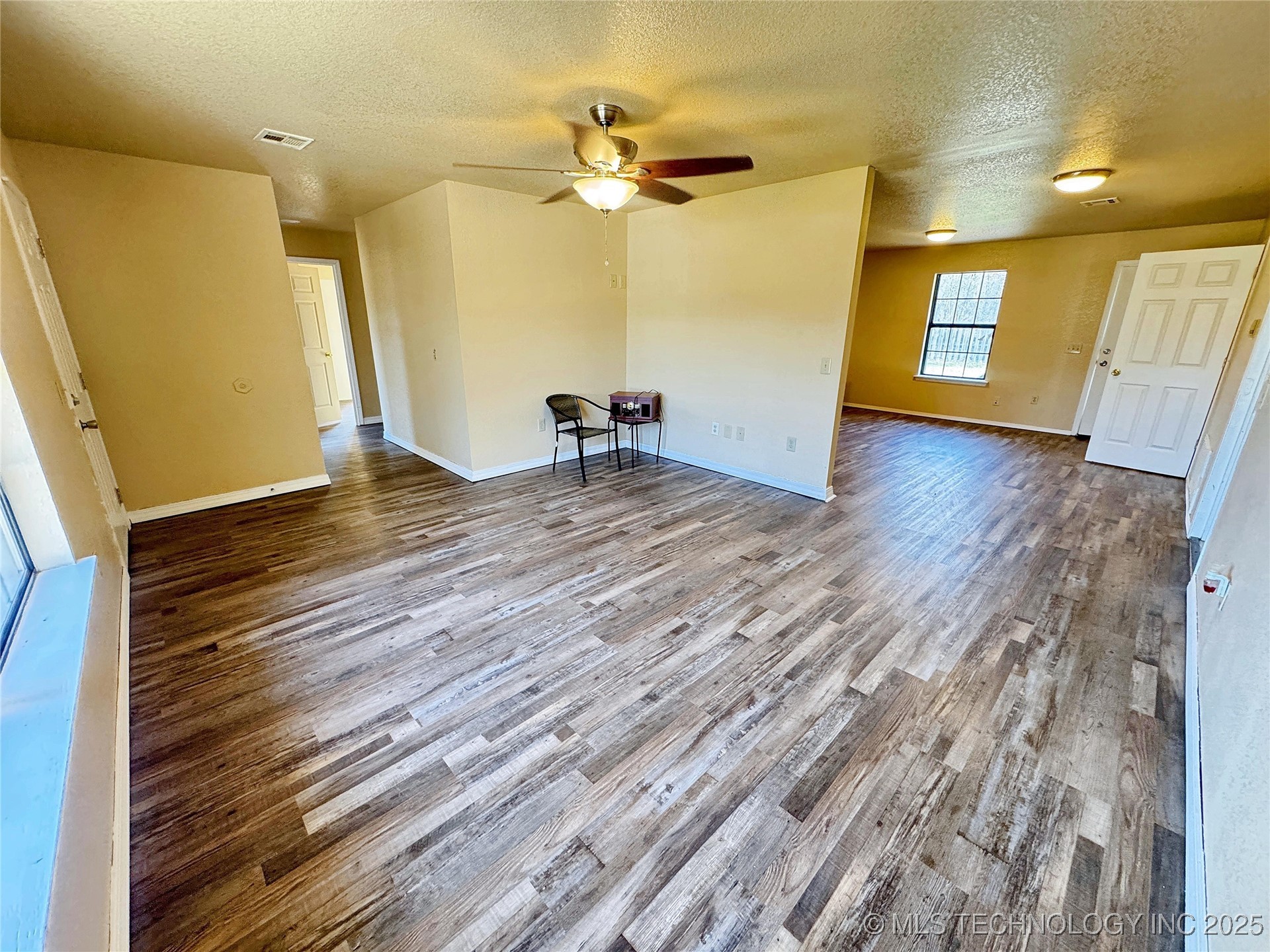 24536 E Woodland Road Property Photo 5