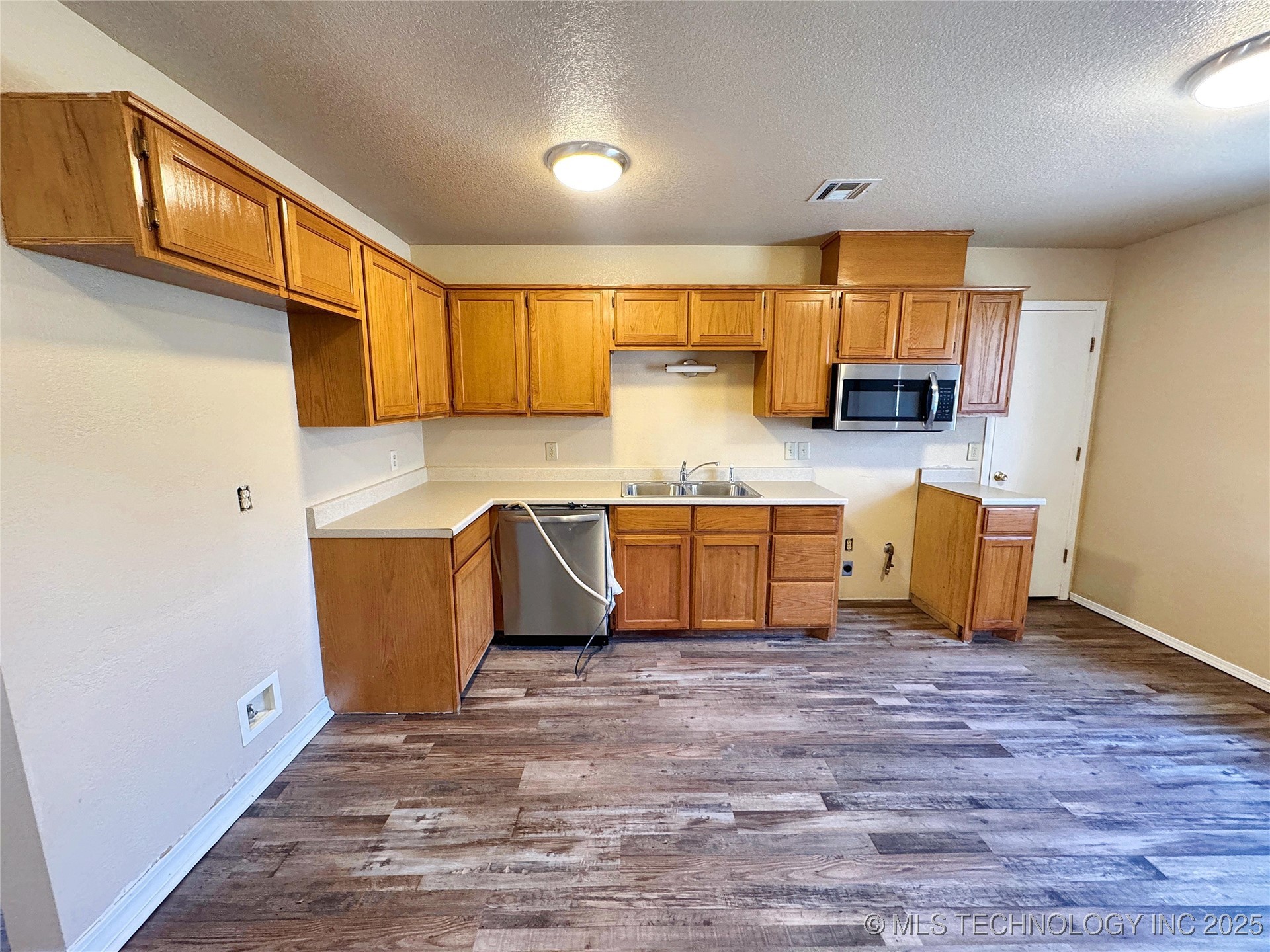 24536 E Woodland Road Property Photo 11