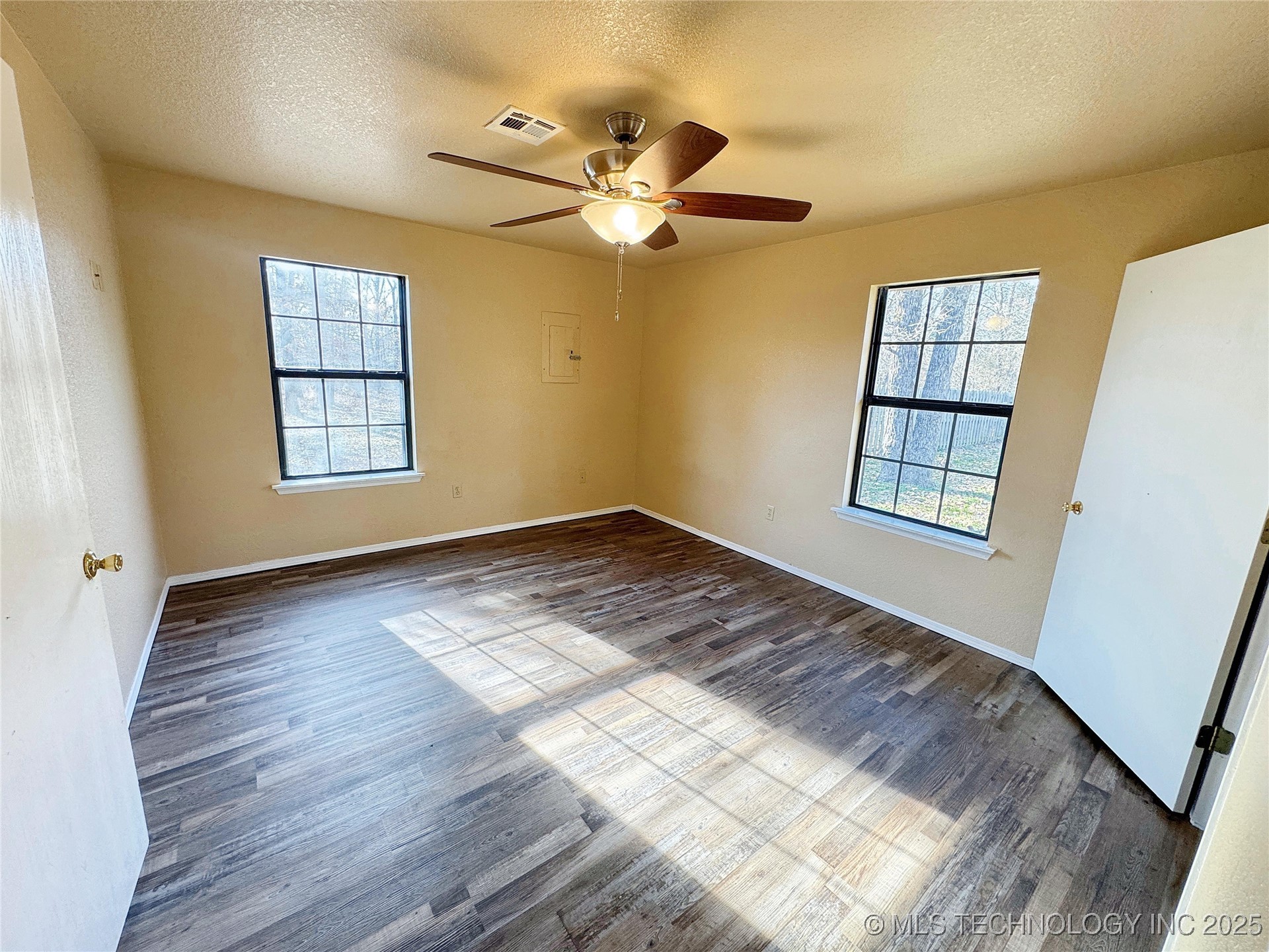 24536 E Woodland Road Property Photo 14