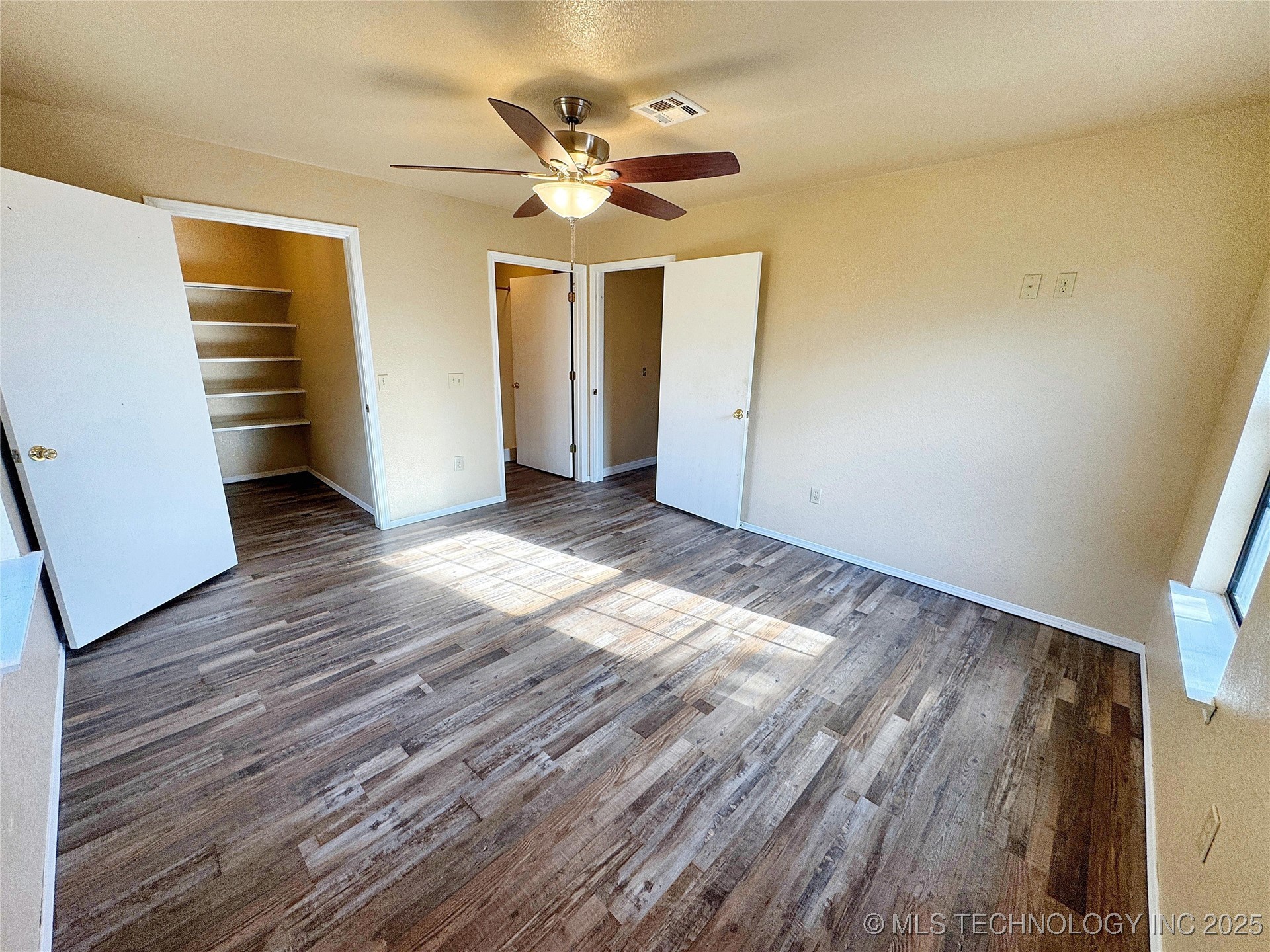 24536 E Woodland Road Property Photo 16