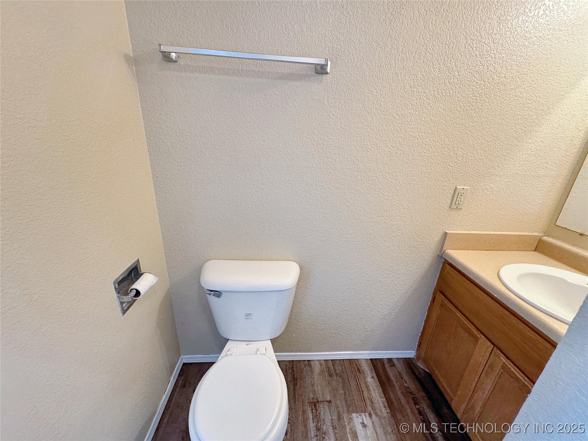 24536 E Woodland Road Property Photo 20