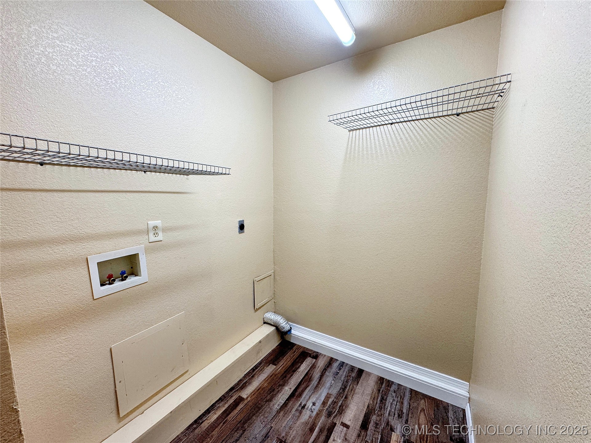 24536 E Woodland Road Property Photo 28