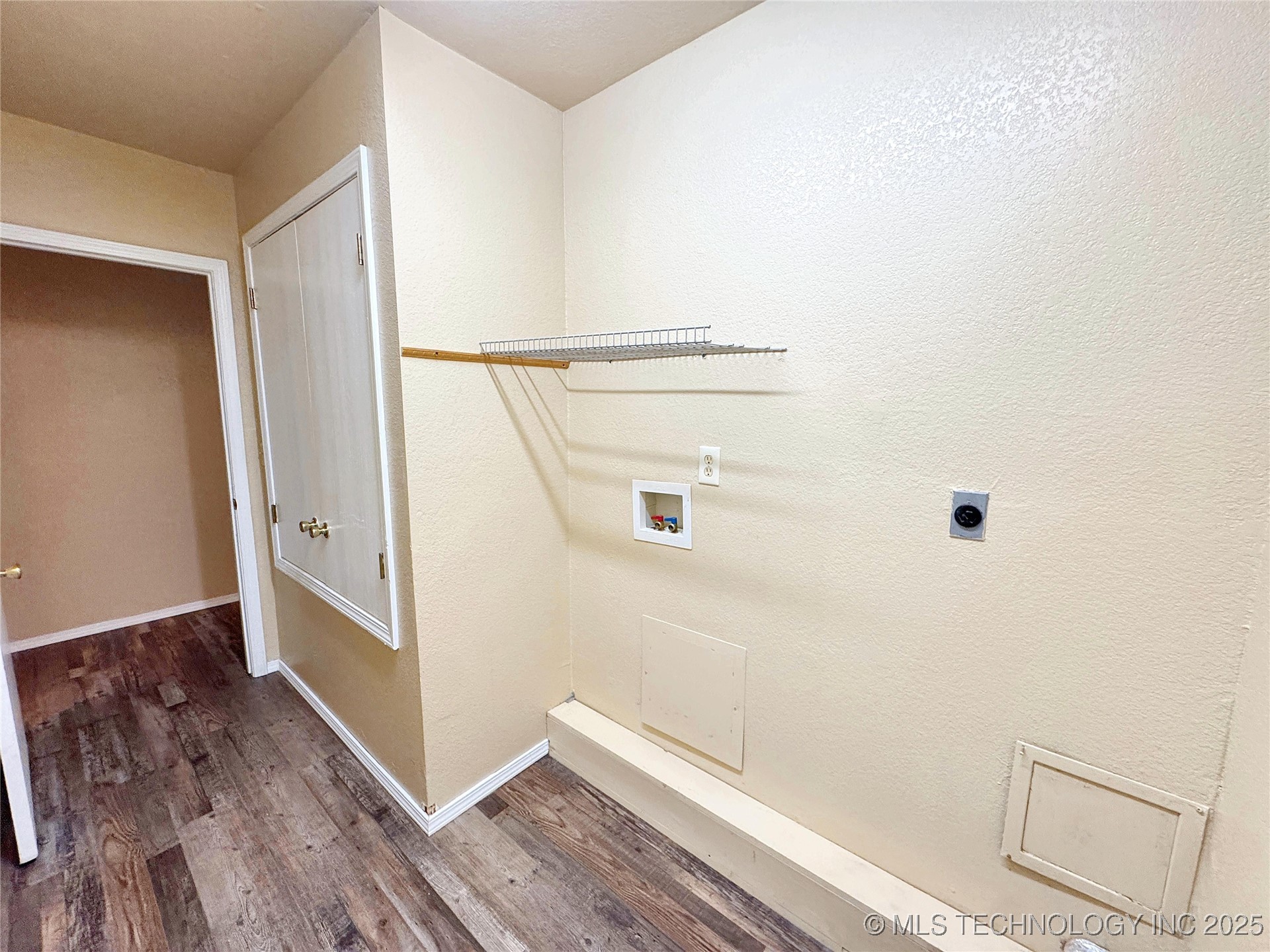 24536 E Woodland Road Property Photo 29