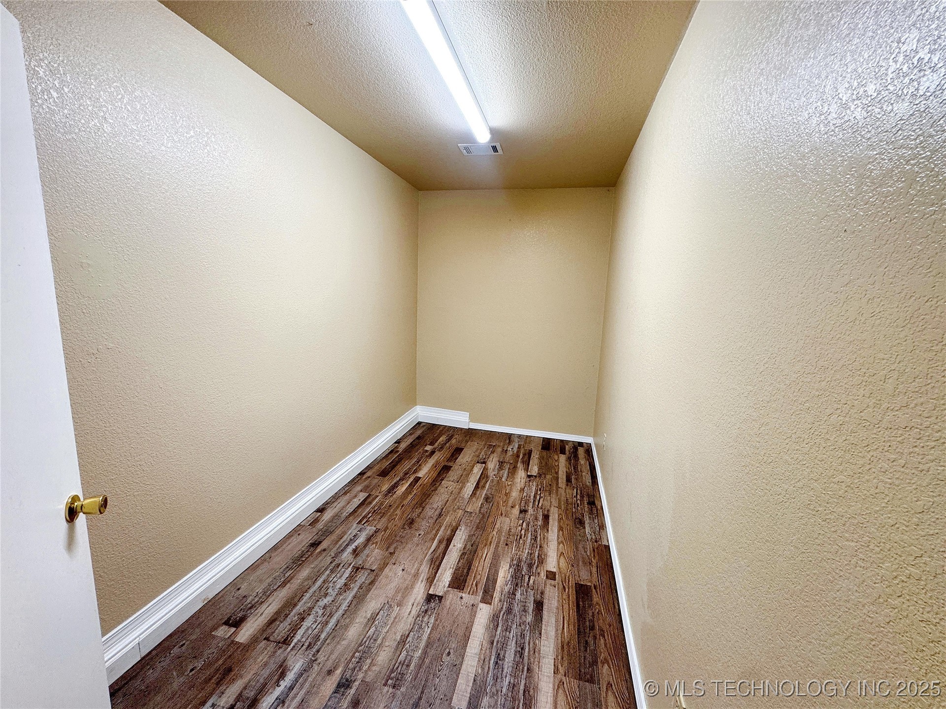 24536 E Woodland Road Property Photo 36