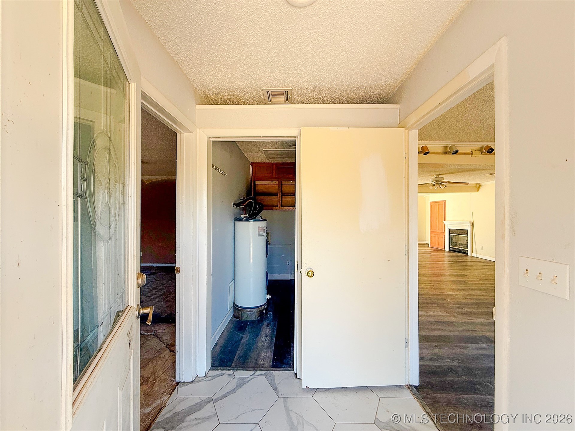 1231 W Easy Street Property Photo 5