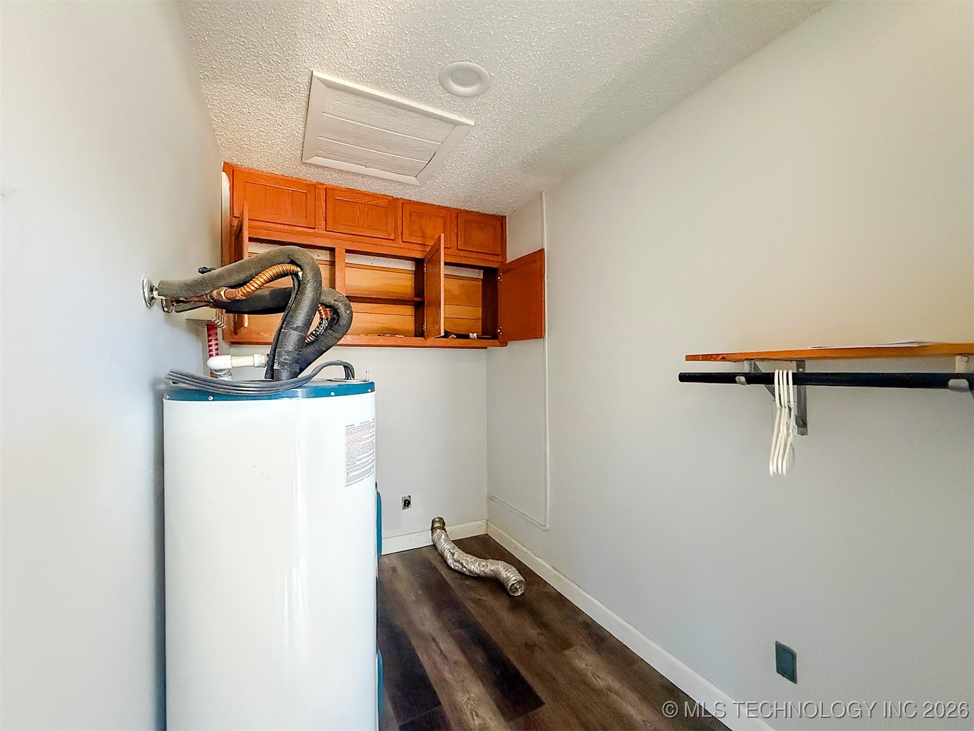 1231 W Easy Street Property Photo 6