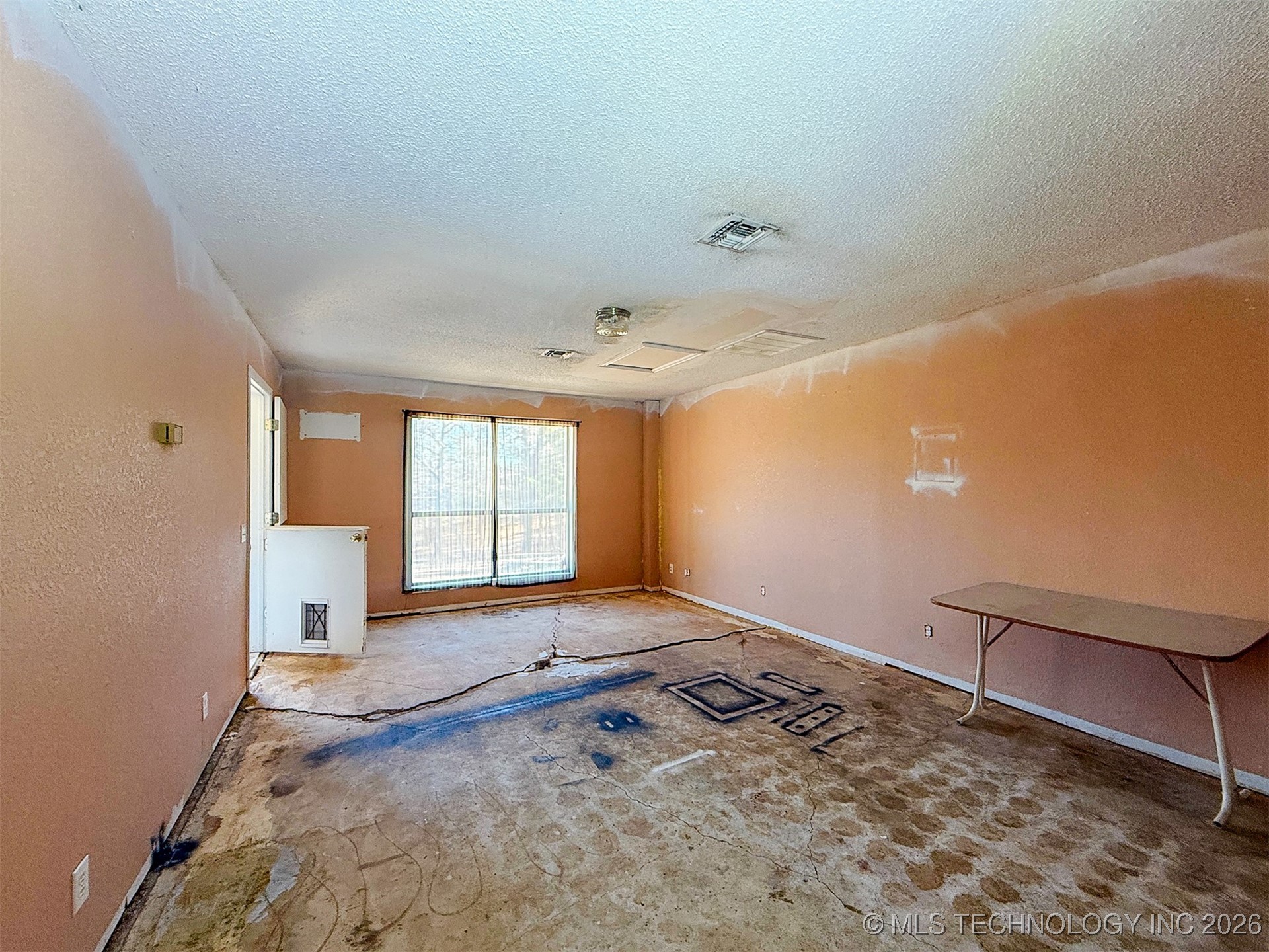 1231 W Easy Street Property Photo 11