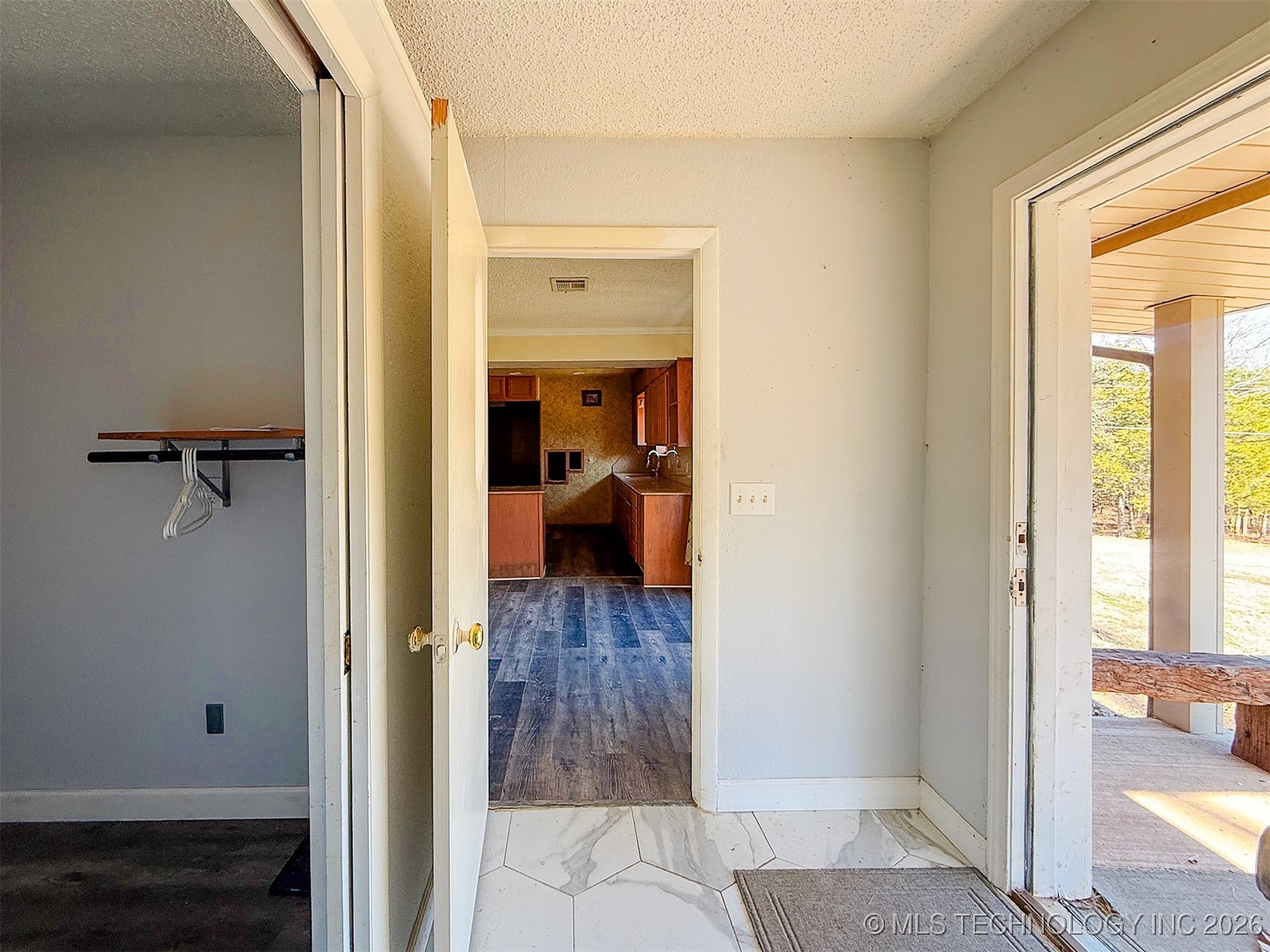 1231 W Easy Street Property Photo 12