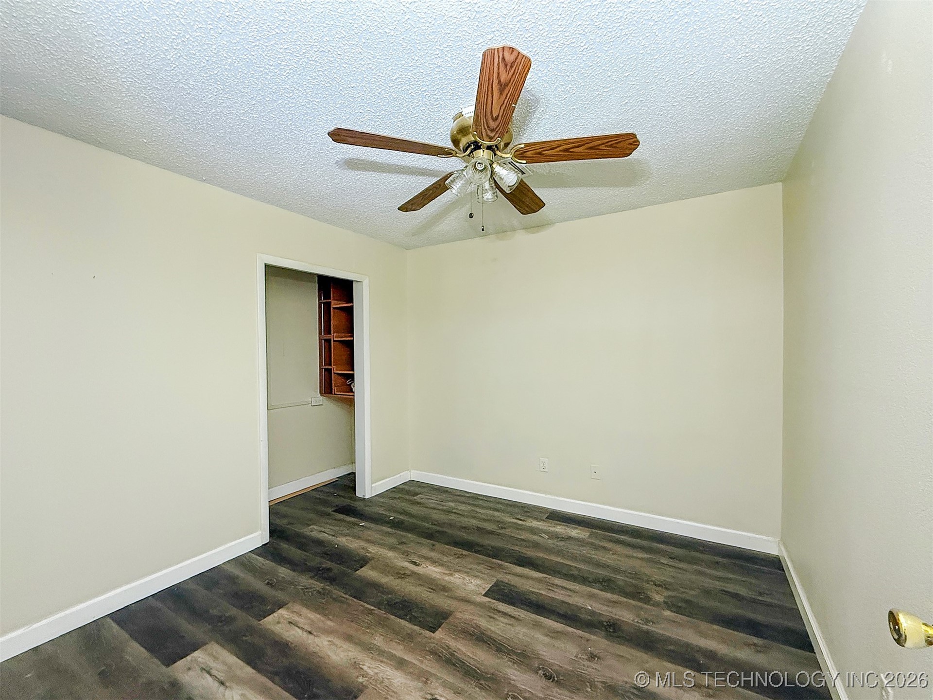 1231 W Easy Street Property Photo 19