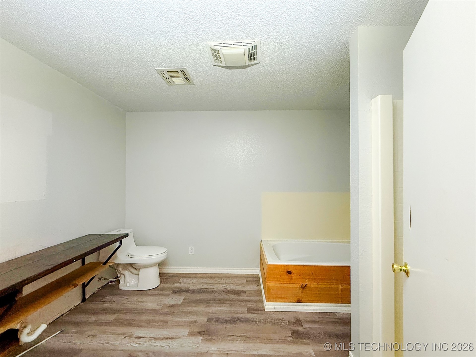 1231 W Easy Street Property Photo 25