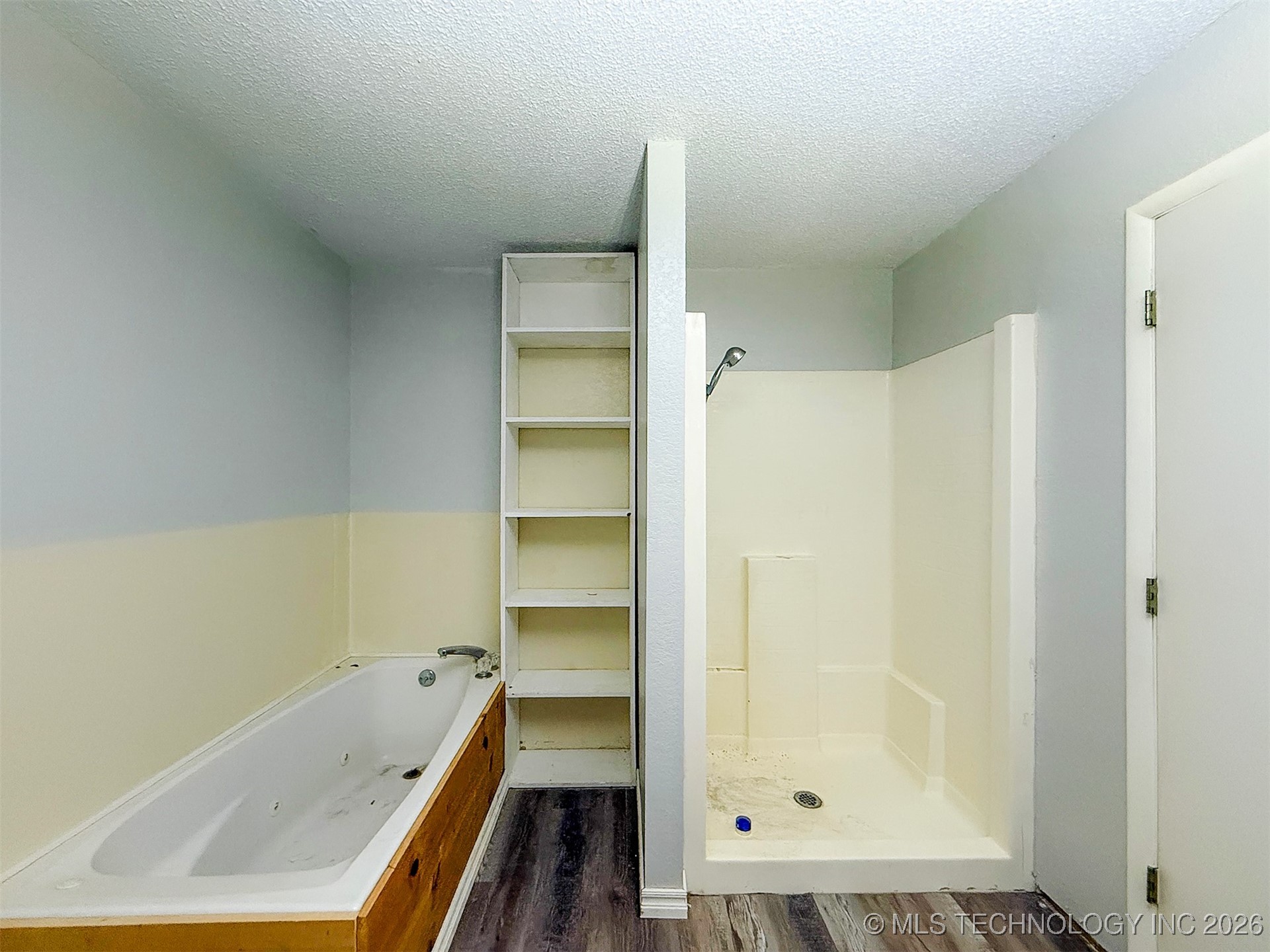 1231 W Easy Street Property Photo 26